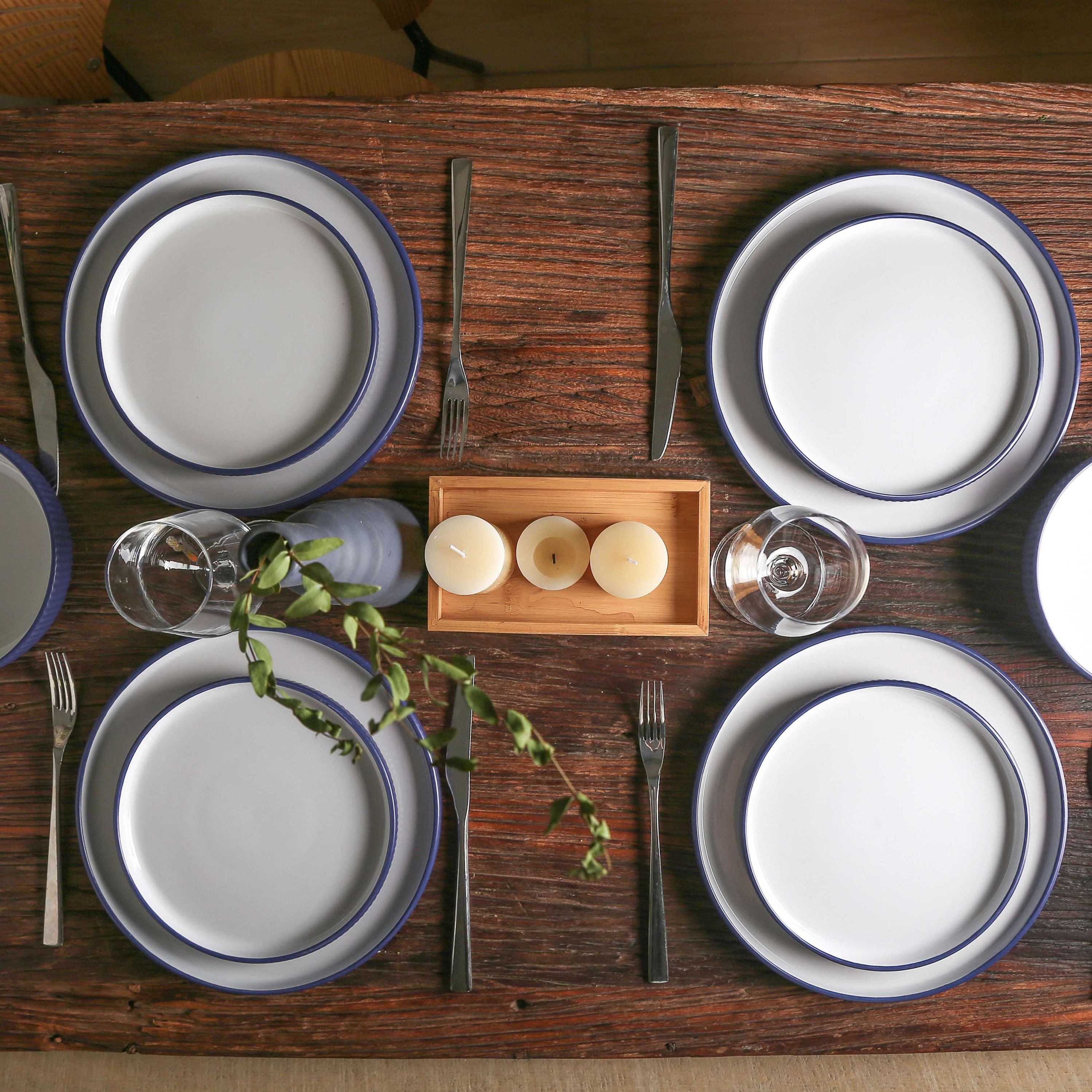 Laro 24 pcs Dinnerware Set
