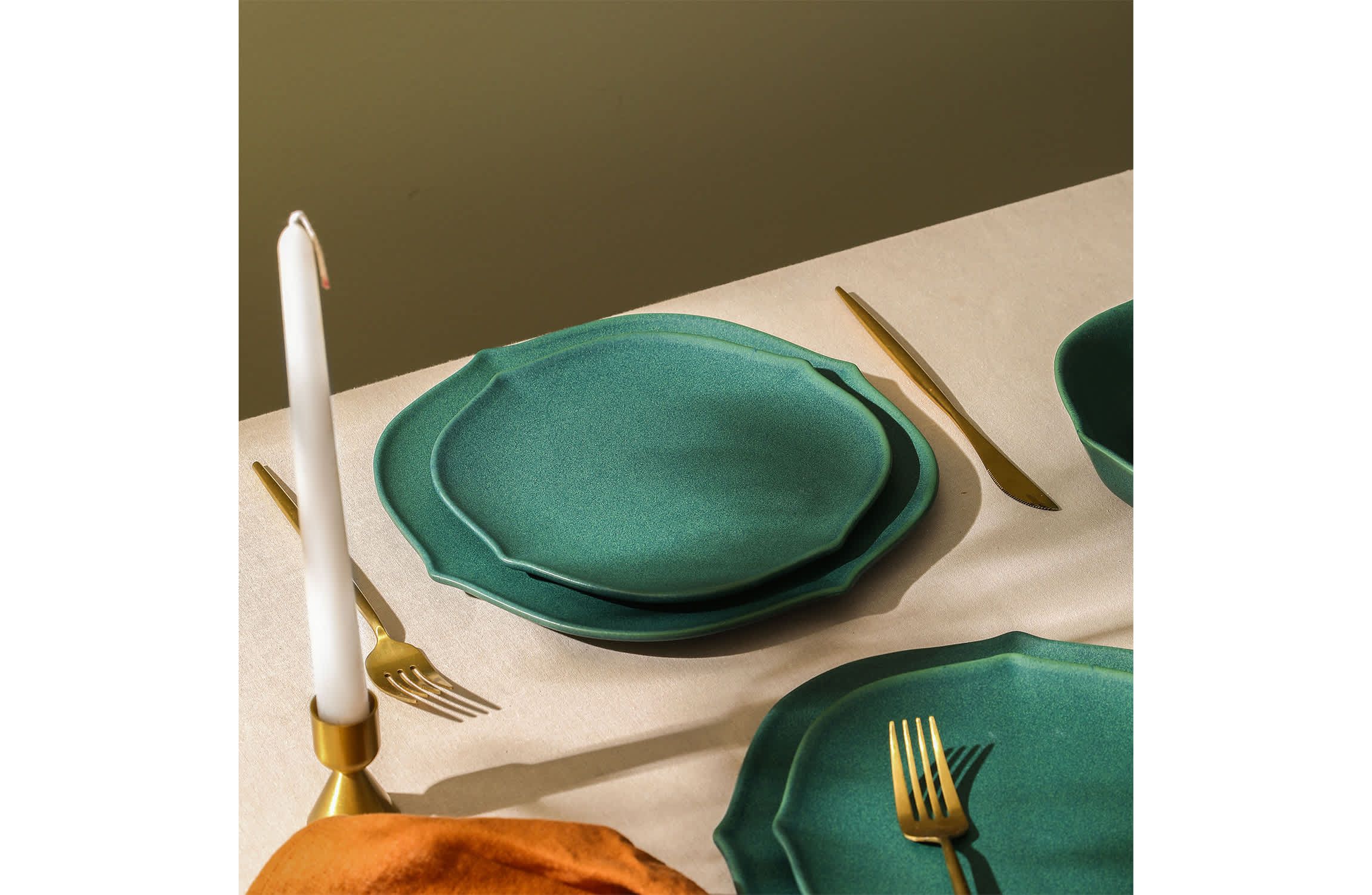 Baskerville 24 pcs Dinnerware Set