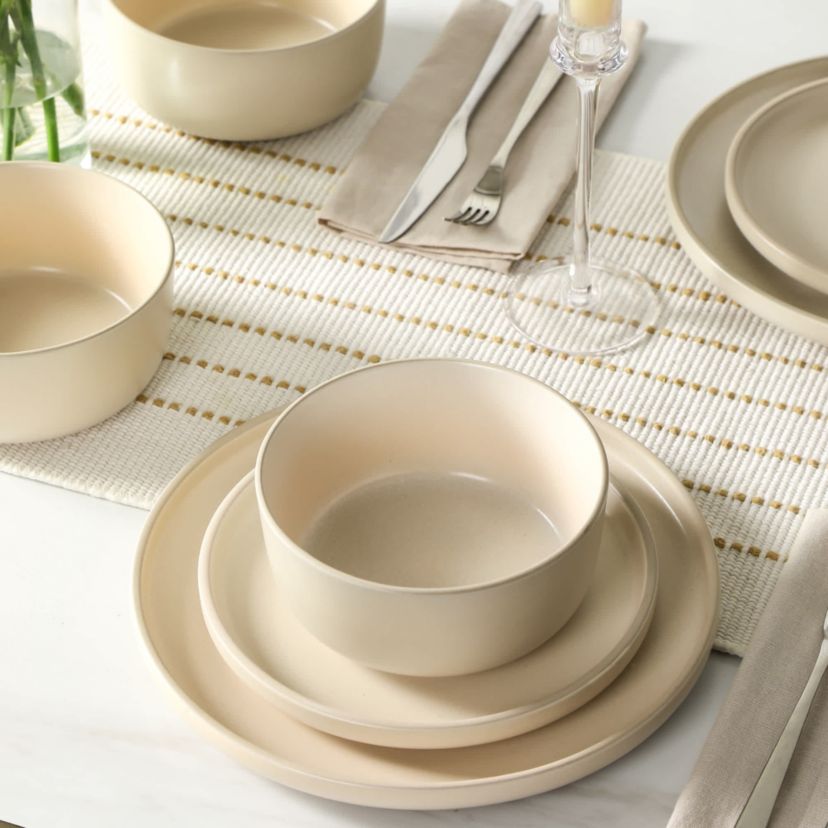 Capri 24 pcs Dinnerware Set