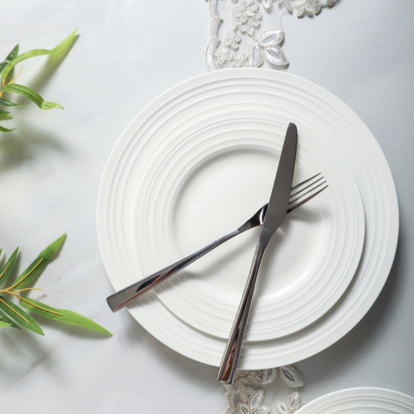 Eleanor 32 pcs Dinnerware Set