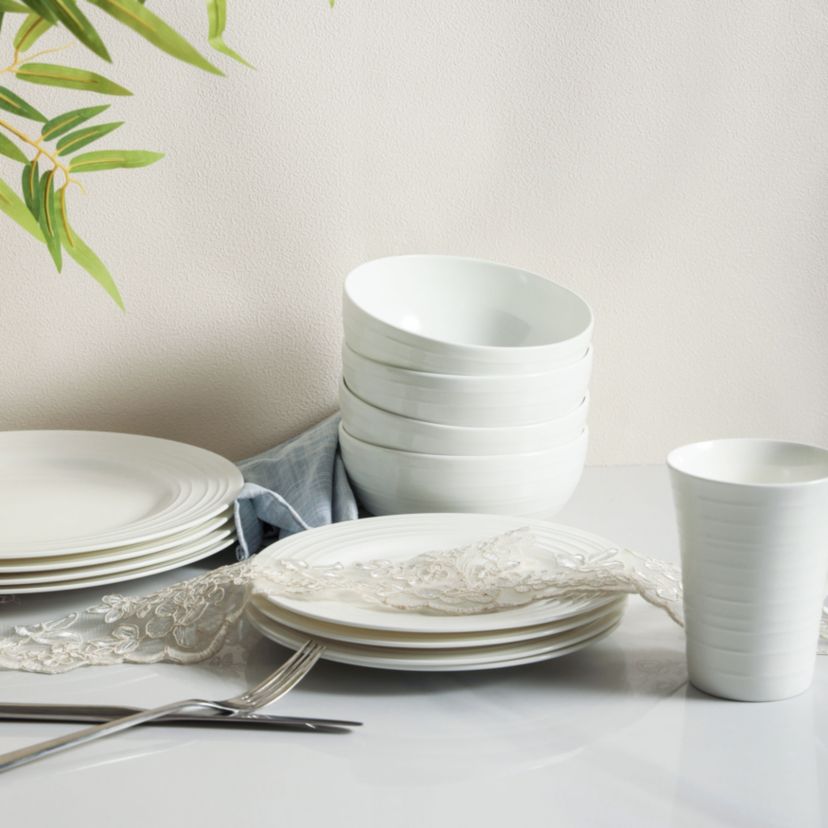 Eleanor 32 pcs Dinnerware Set