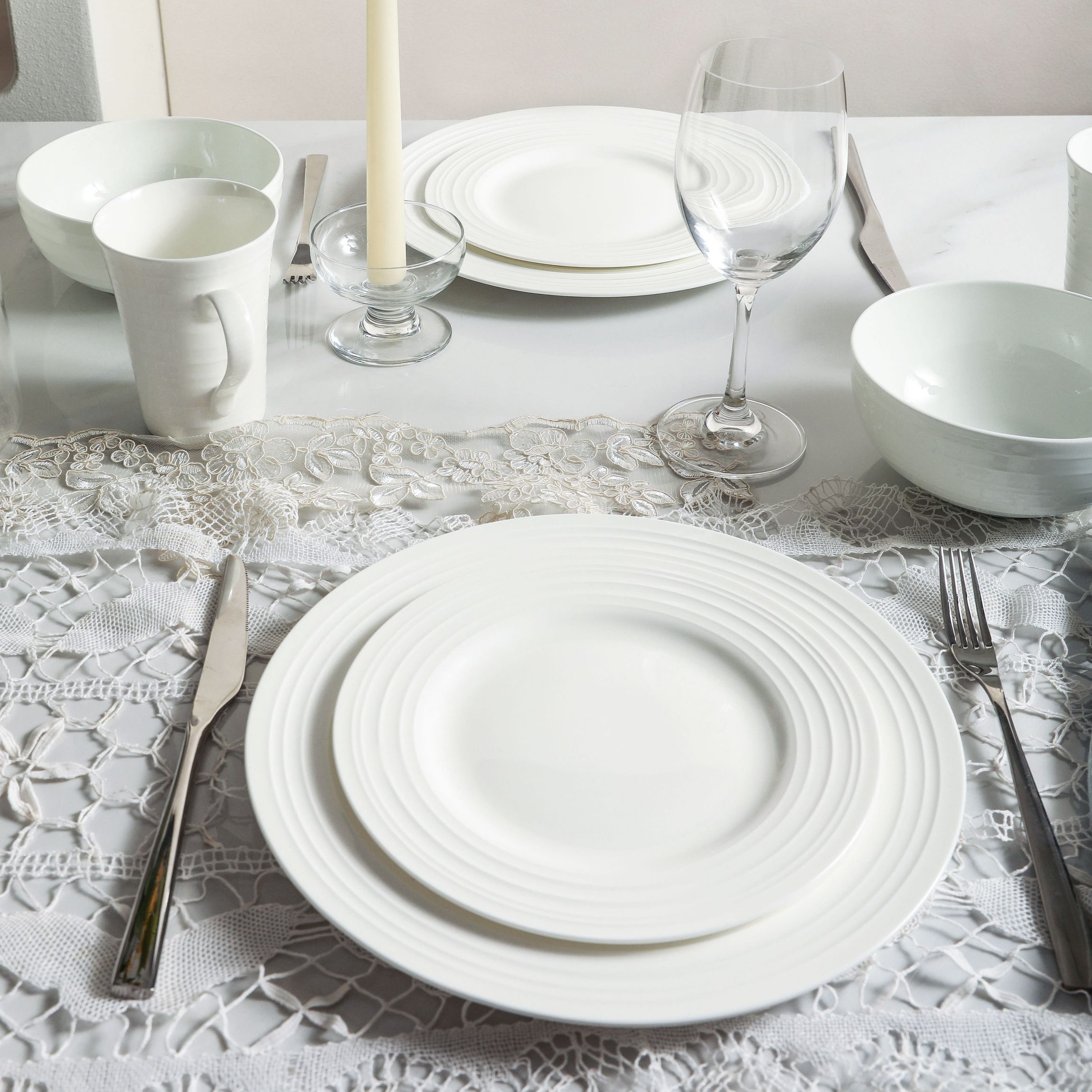 Eleanor 16 pcs Dinnerware Set