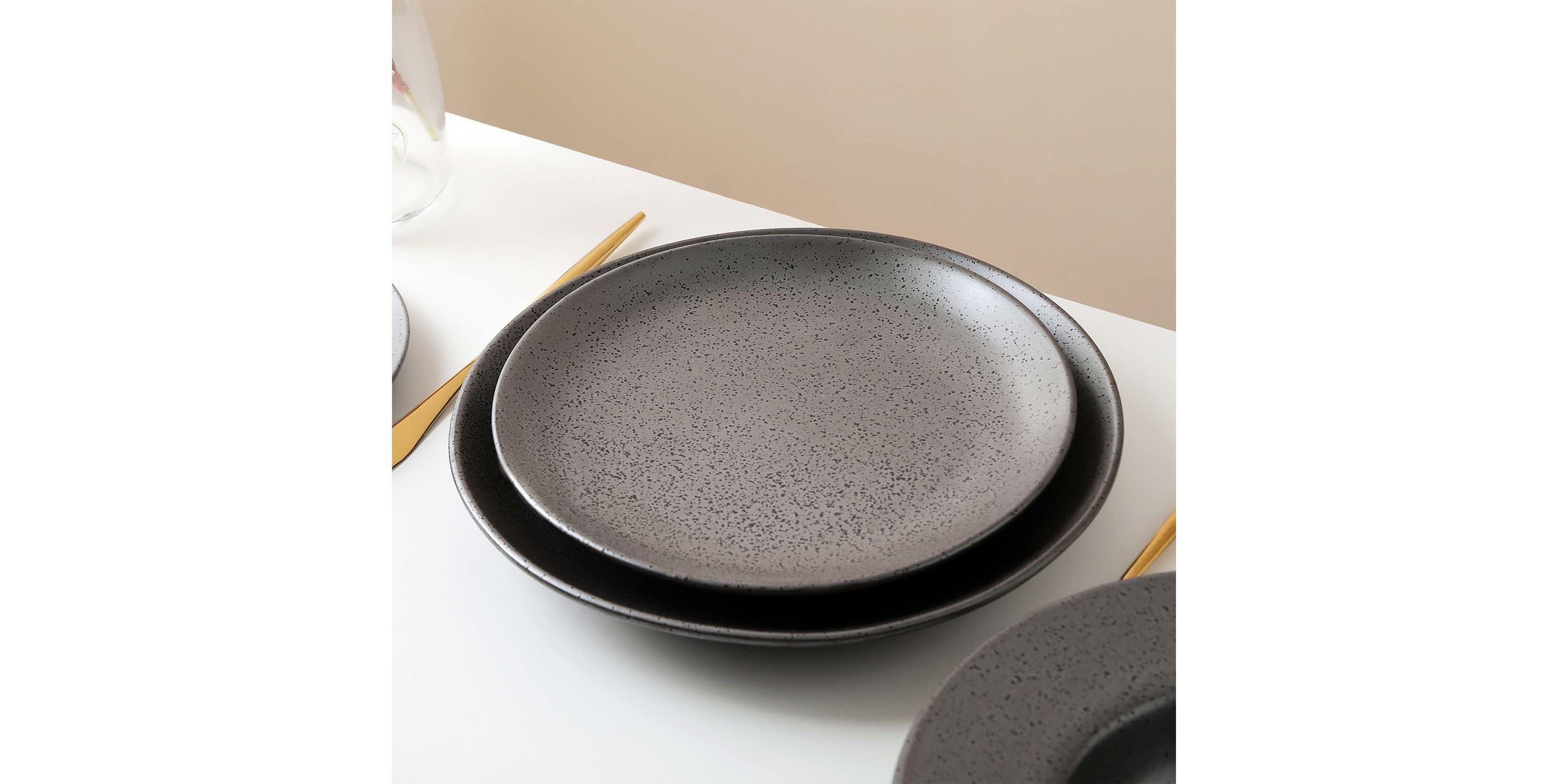 Valencia 16 pcs Dinnerware Set