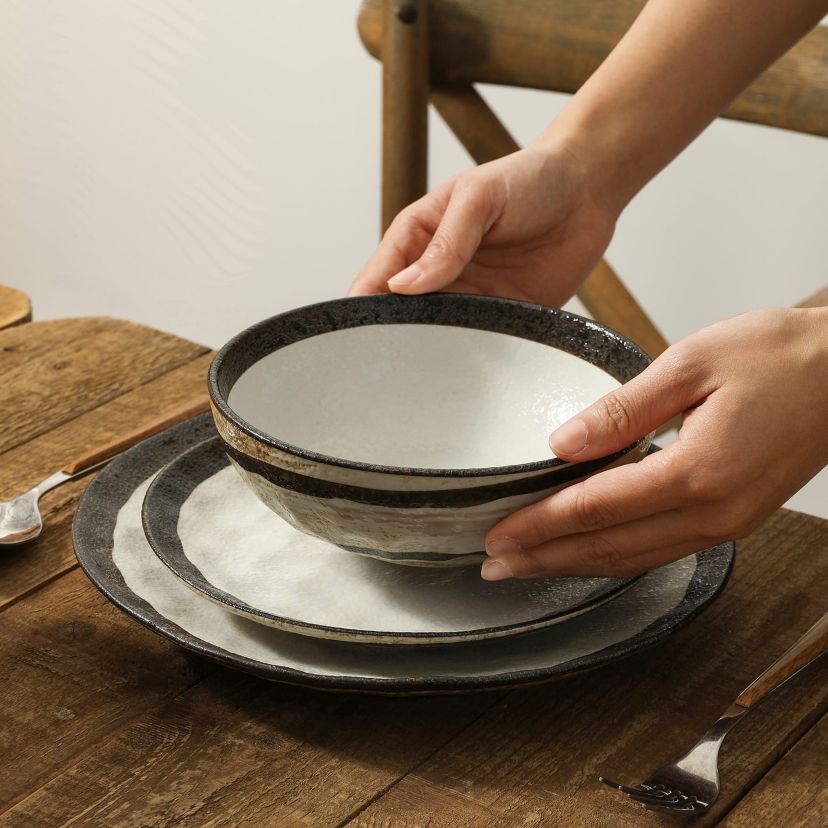 Lucy 16 pcs Dinnerware Set