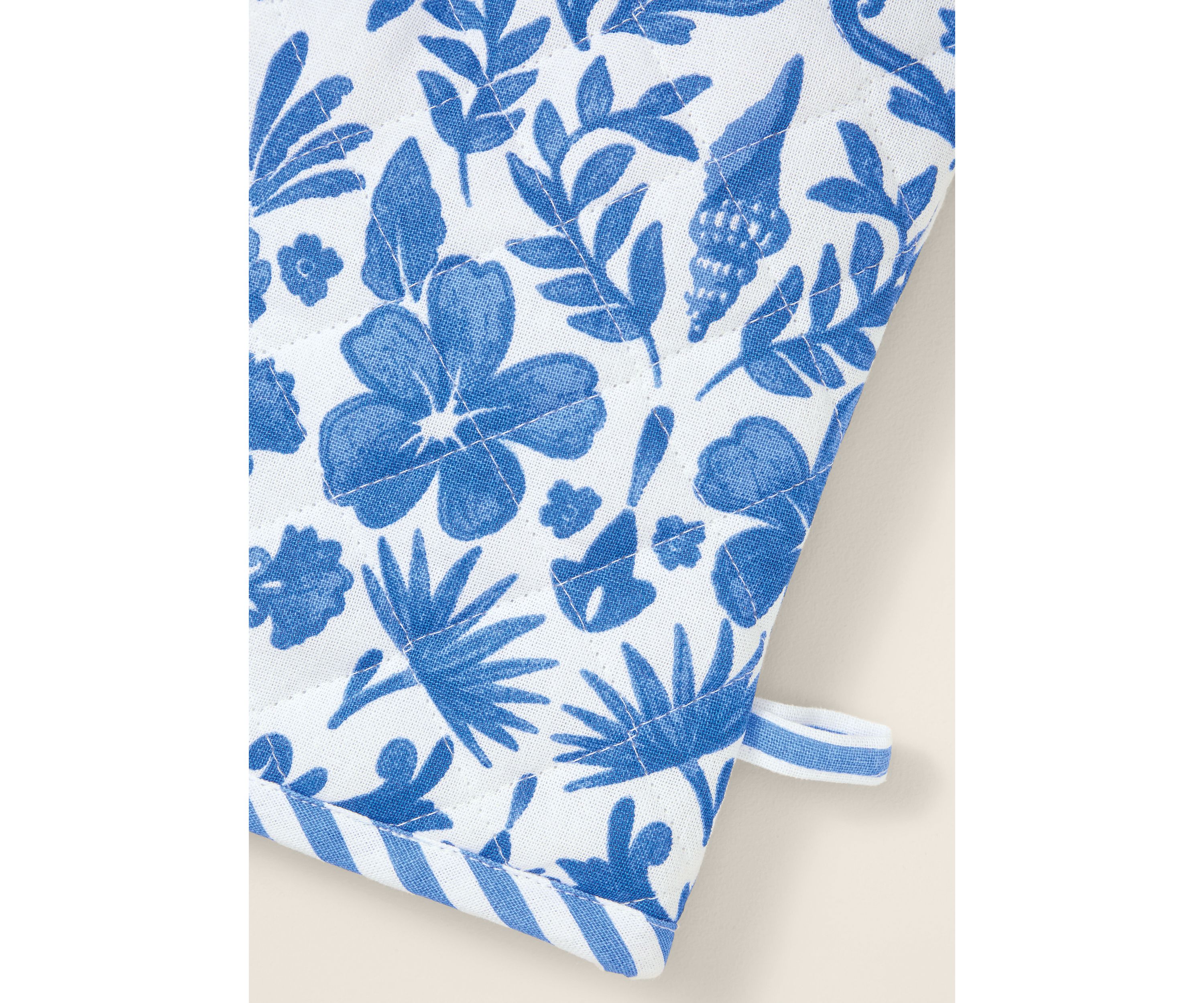 Sewing Down South x Crown & Ivy™ Isle of Palms Oven Mitt