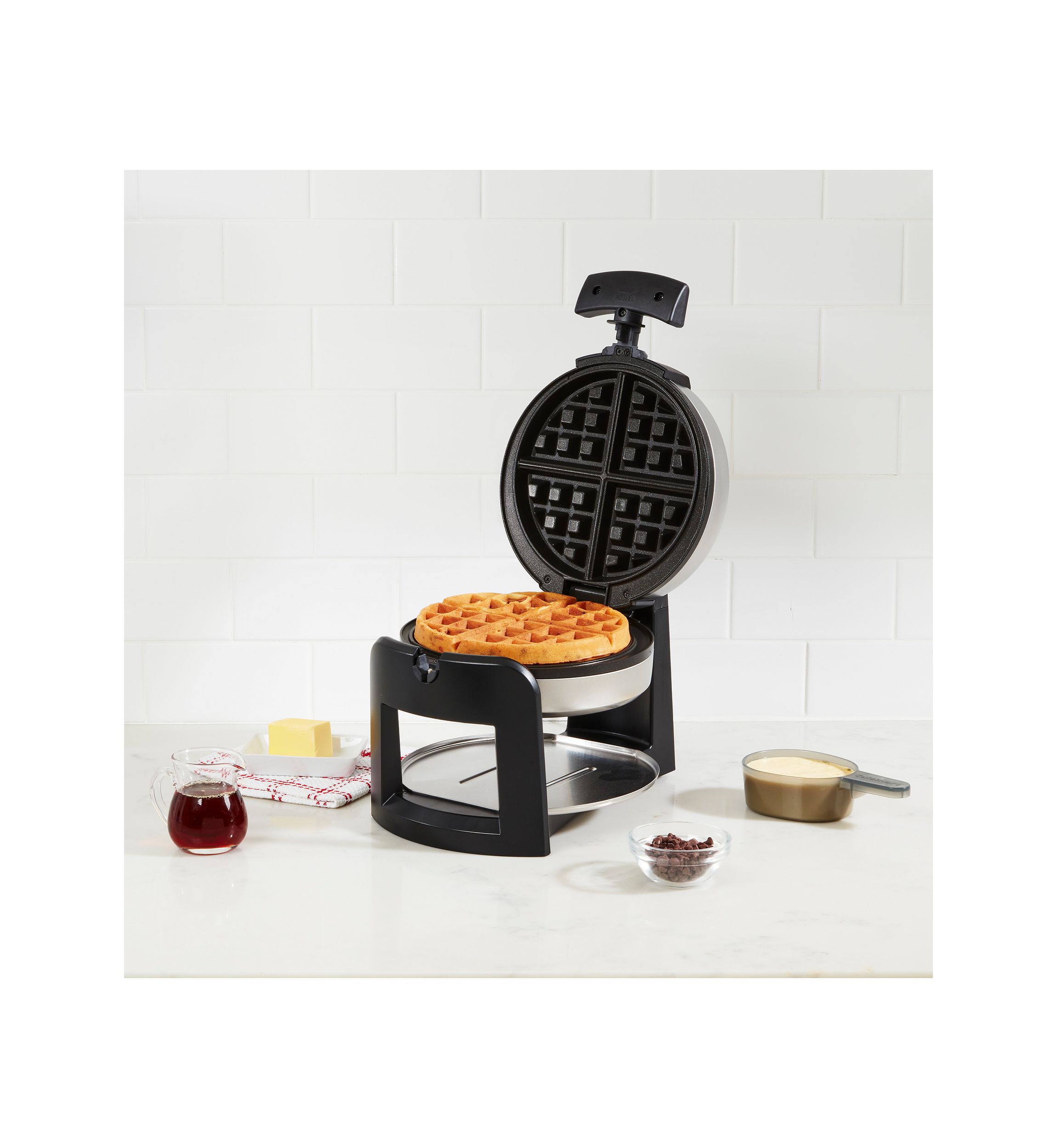 Round Flip Belgian Waffle Maker