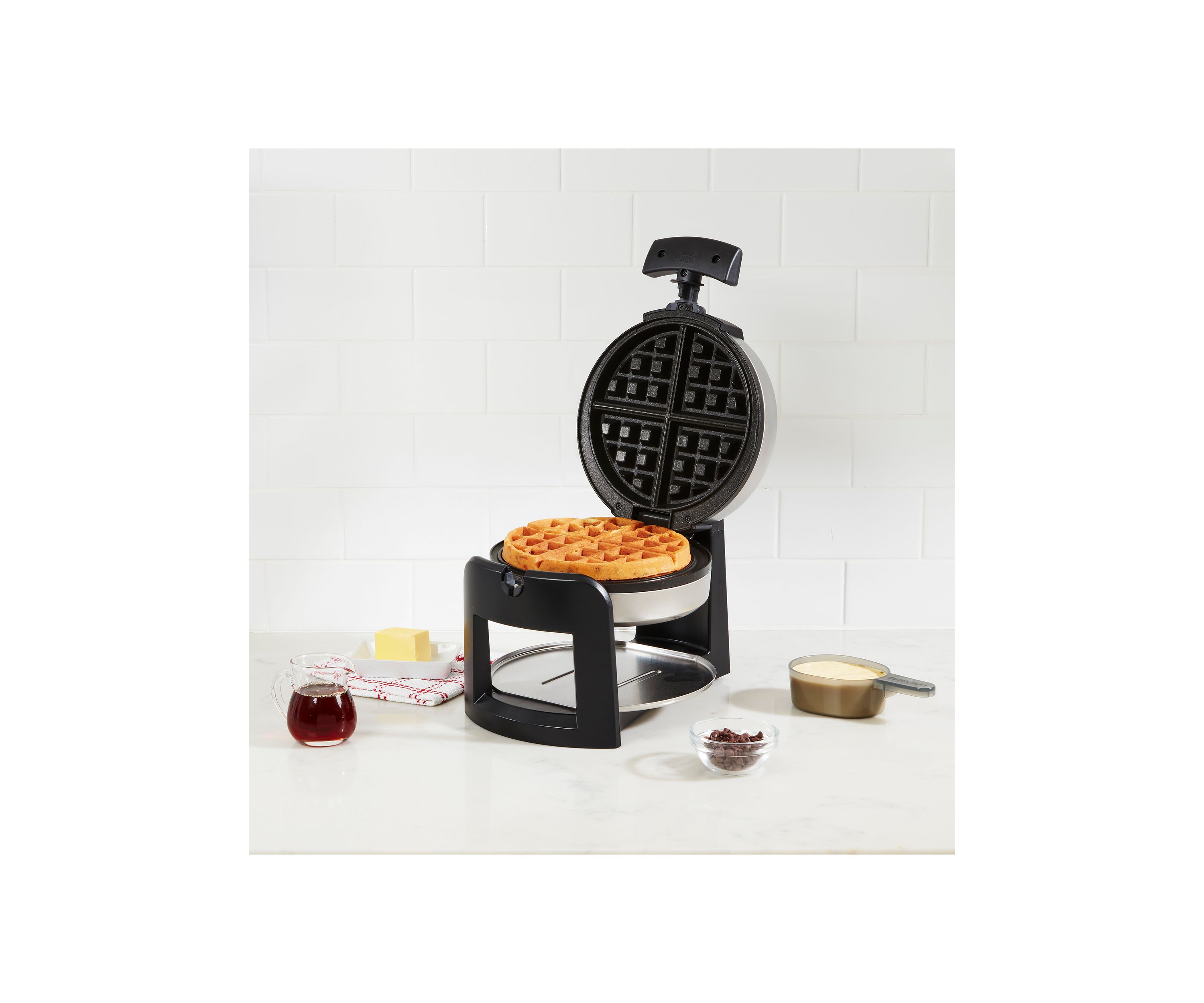 Round Flip Belgian Waffle Maker