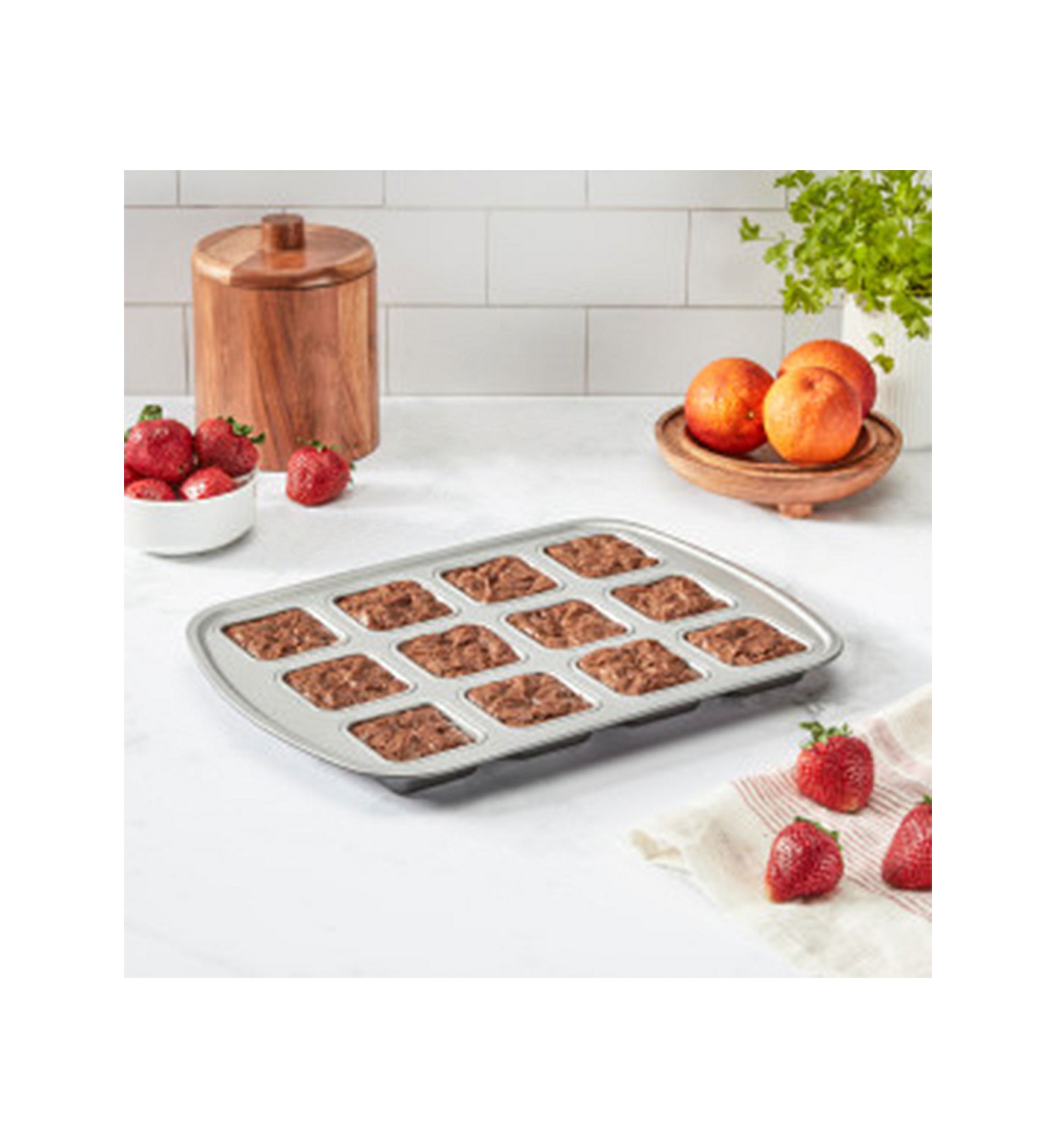 Chef’s Classic™ Nonstick 12-Cup Brownie Pan