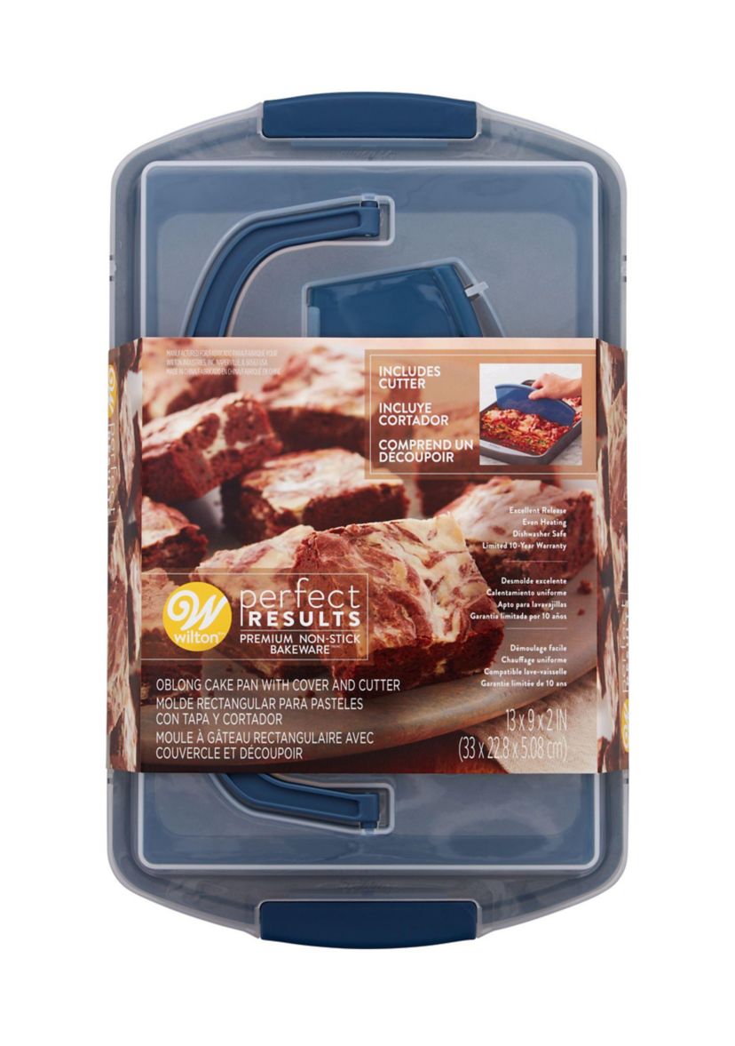 Perfect Results Oblong Cake Pan with Lid and Cutter 3-Piece Set