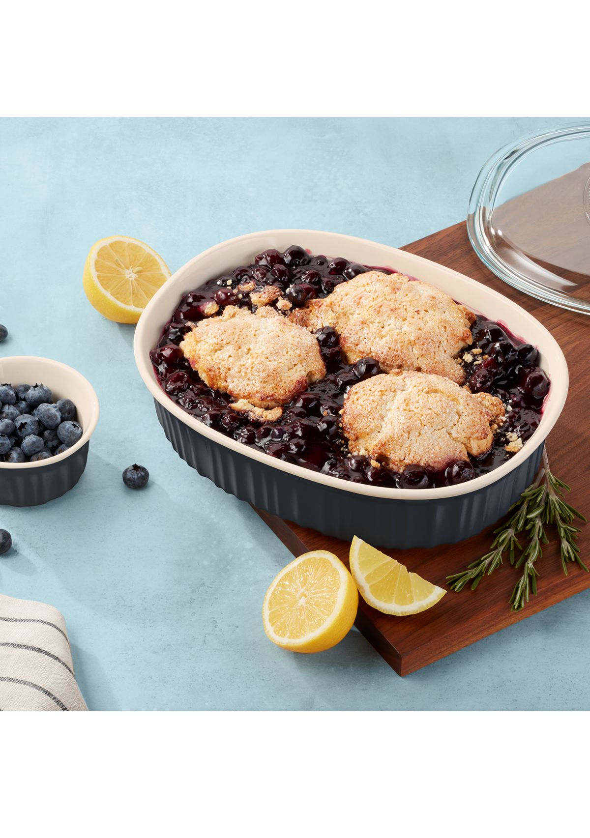 French Colors 2.5 Quart Navy Oval Baking Dish