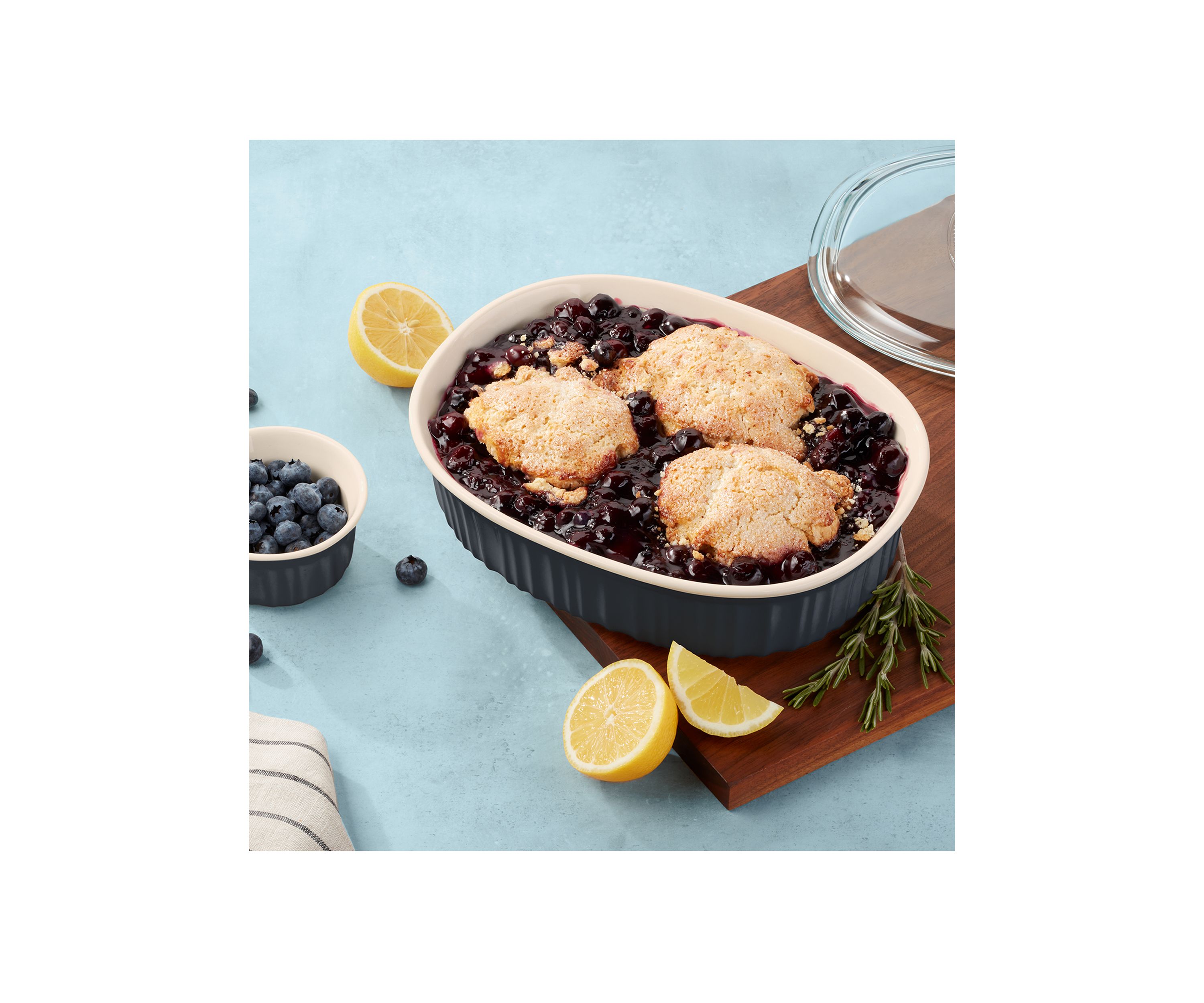 French Colors 2.5 Quart Navy Oval Baking Dish