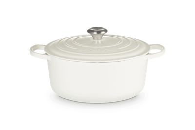 Le Creuset Signature Round Dutch Oven, 7.25 Quart