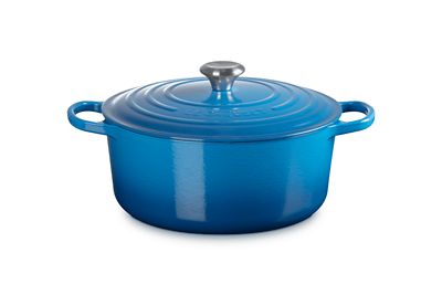 Le Creuset Signature Round Dutch Oven, 7.25 Quart