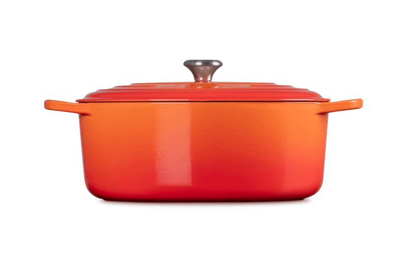 Signature Oval Dutch Oven, 9.5 Quart
