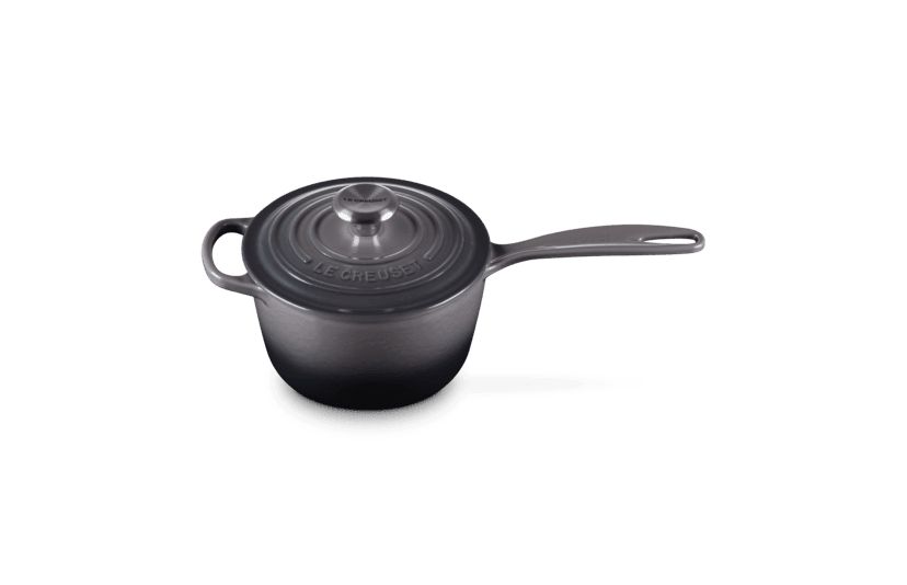 Signature Round Saucepan, 1.75 Quart