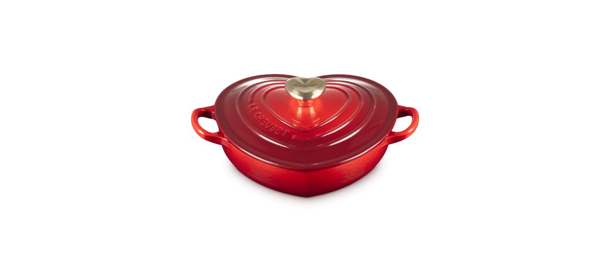 Traditional Heart Dish with Heart Knob, 1.25 Quart
