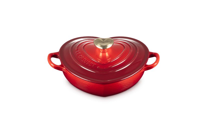 Traditional Heart Dish with Heart Knob, 1.25 Quart