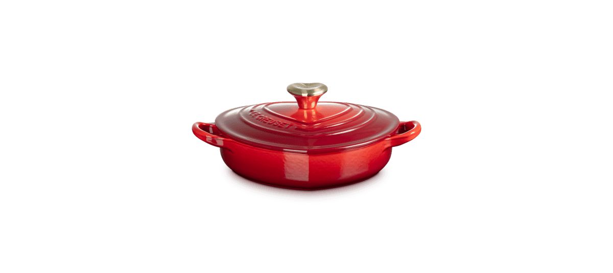 Traditional Heart Dish with Heart Knob, 1.25 Quart