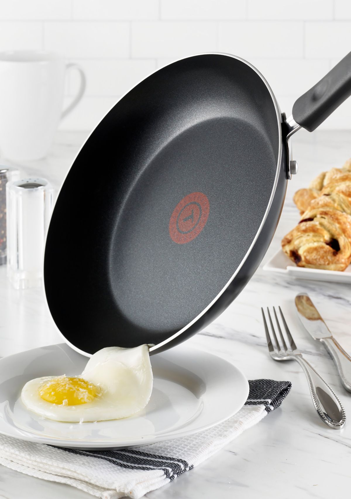 Essential 8 Quart Stockpot