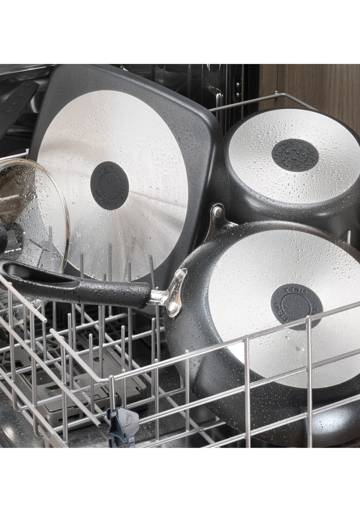 Essentials Nonstick Jumbo Cooker, 5-Quart, Black