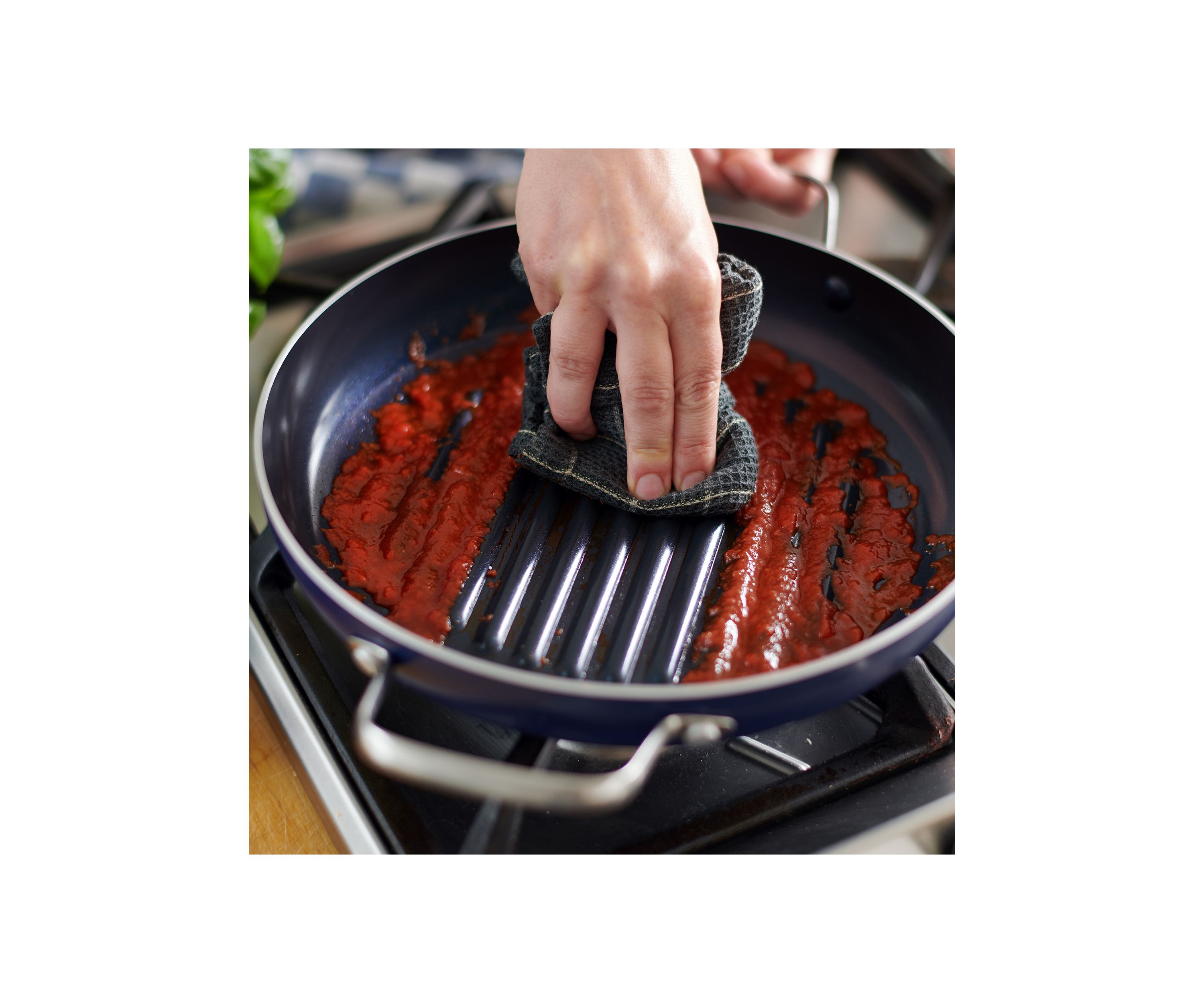 Blue Diamond 11 Inch Covered Grill Genie