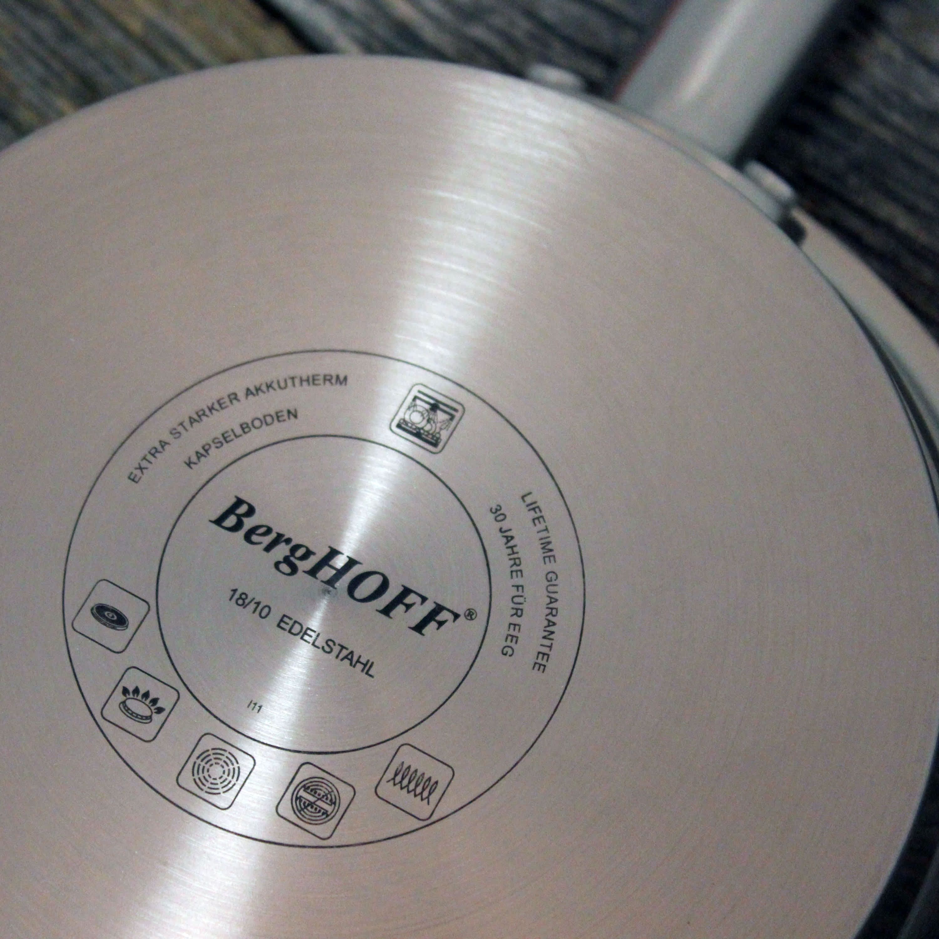 BergHOFF Essentials 18/10 Stainless Steel Nonstick Frying pan 11", 3.8 qt., Silver