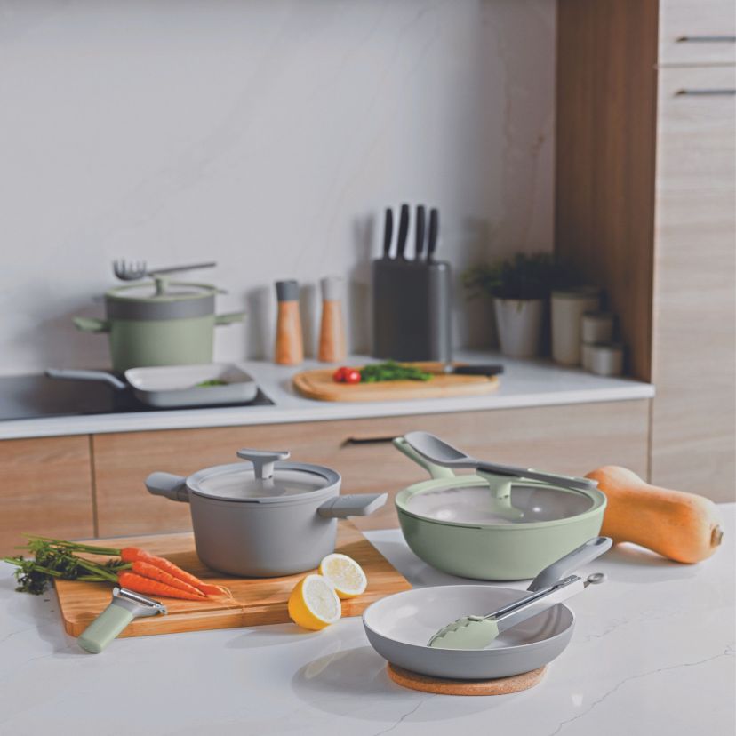 BergHOFF Balance Nonstick Ceramic Stockpot 10", 5.8qt. With Glass Lid, Recycled Aluminum, Sage