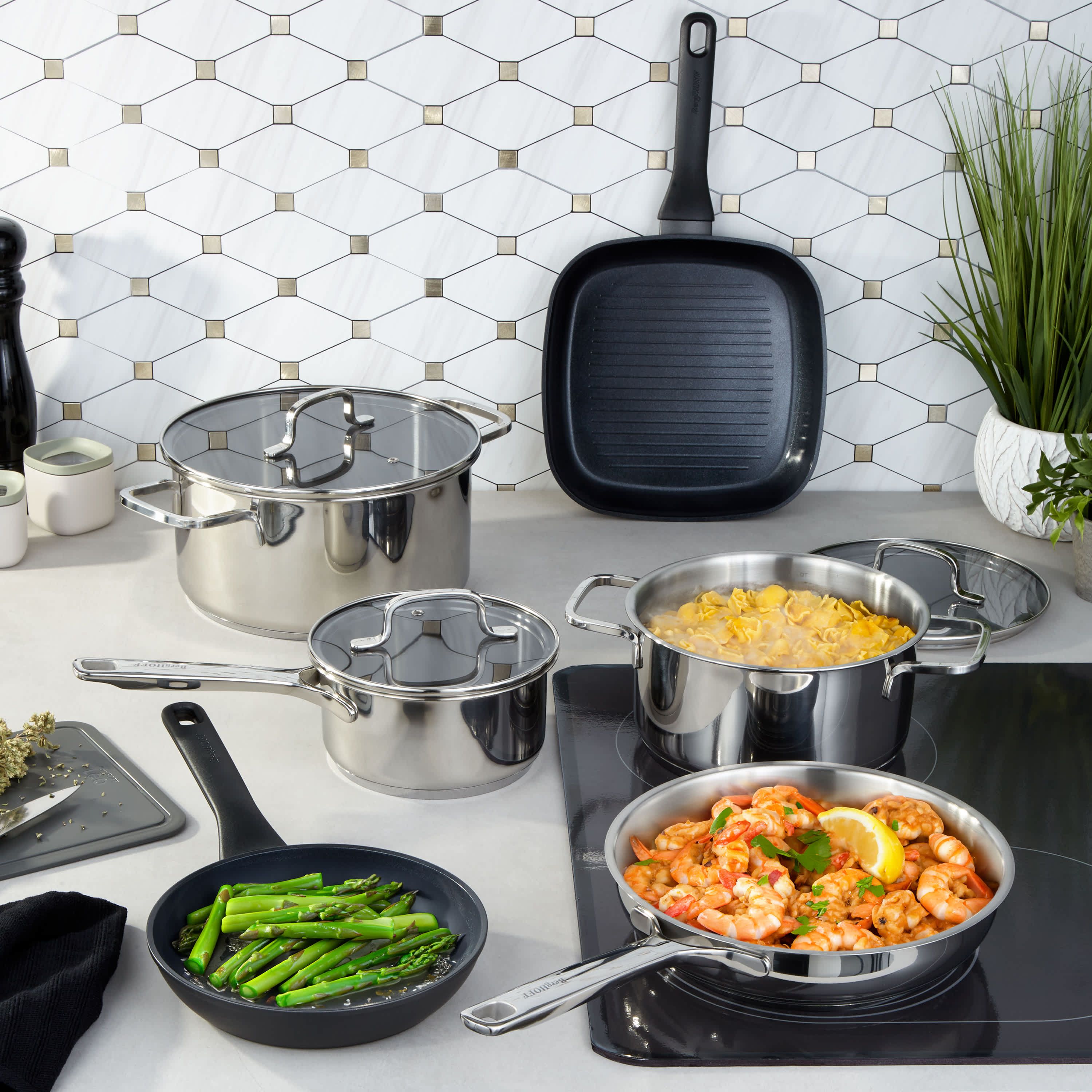BergHOFF Helix 9Pc Cookware Set with Glass Lids, Nonstick Pans, Recycled Material