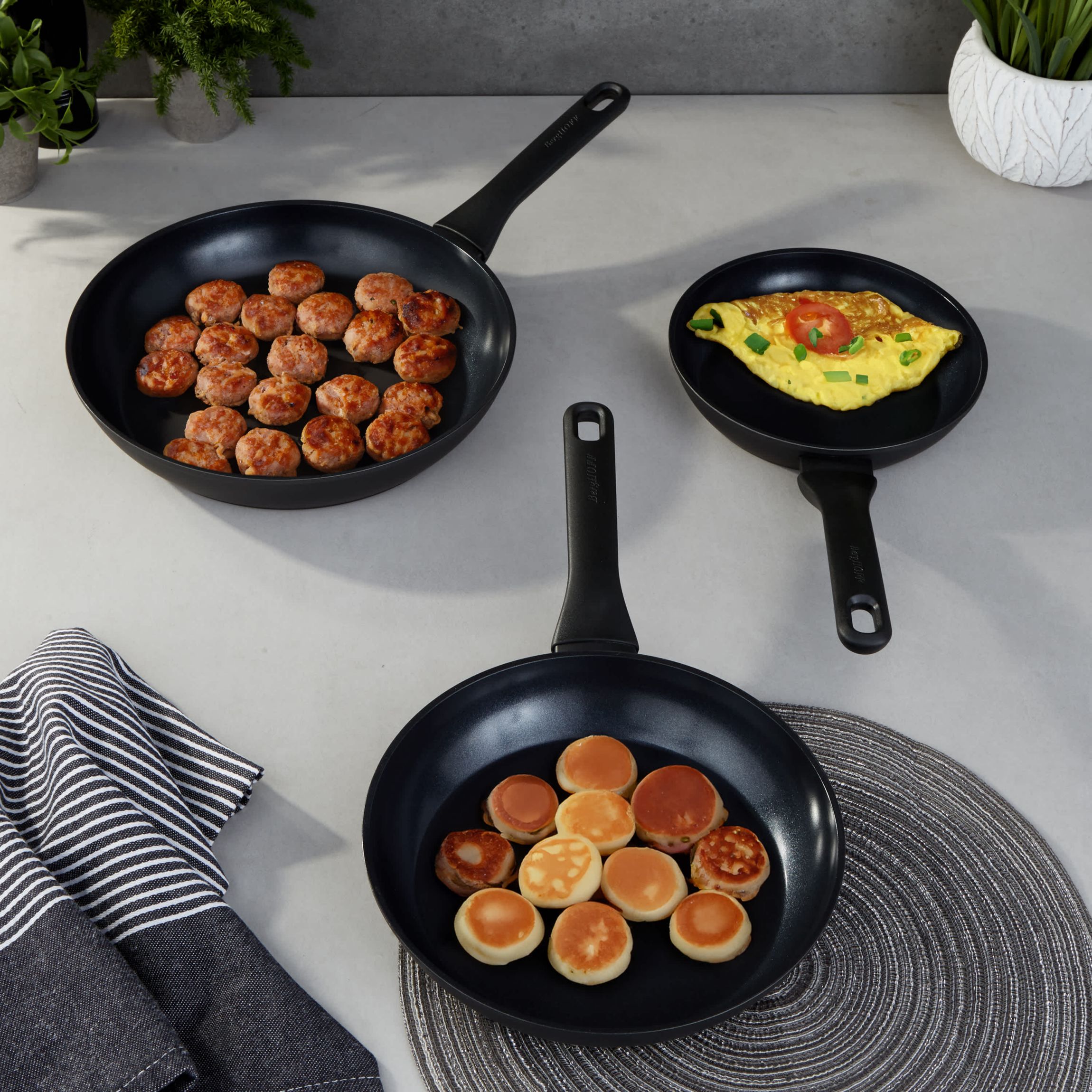 BergHOFF Helix 3Pc Nonstick Ceramic Frying Pan Set, Recycled Aluminum, Black