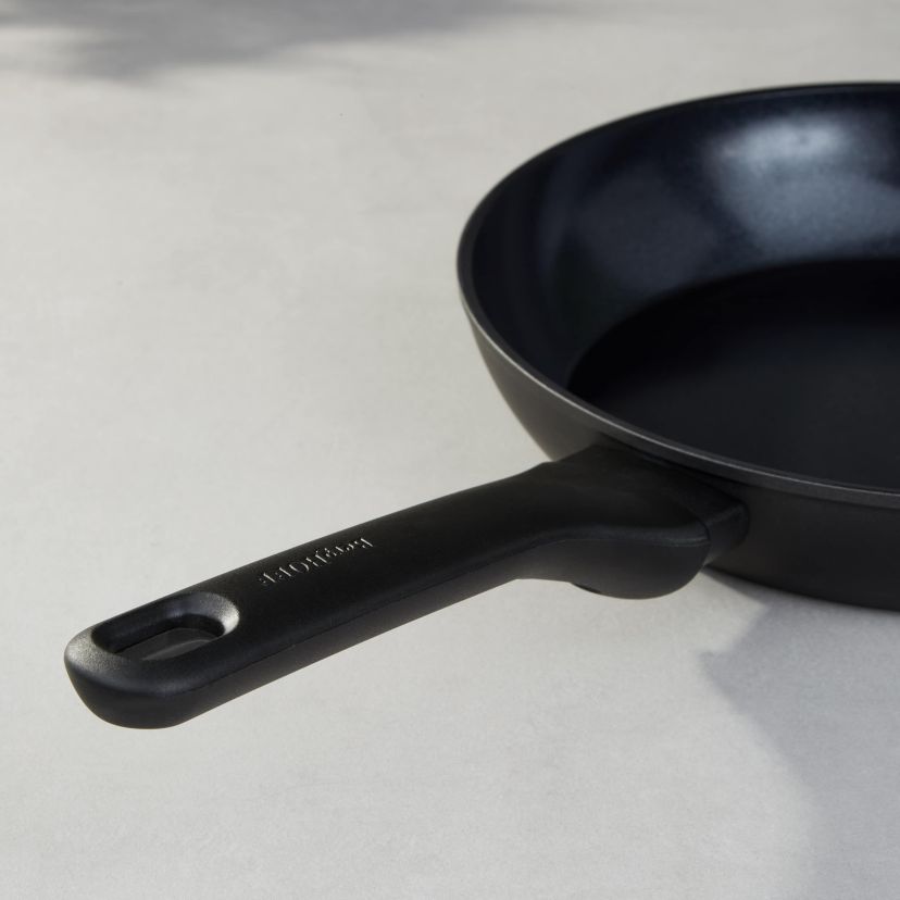 BergHOFF Helix Nonstick Ceramic Frying Pan 9.5", Recycled Aluminum, Black