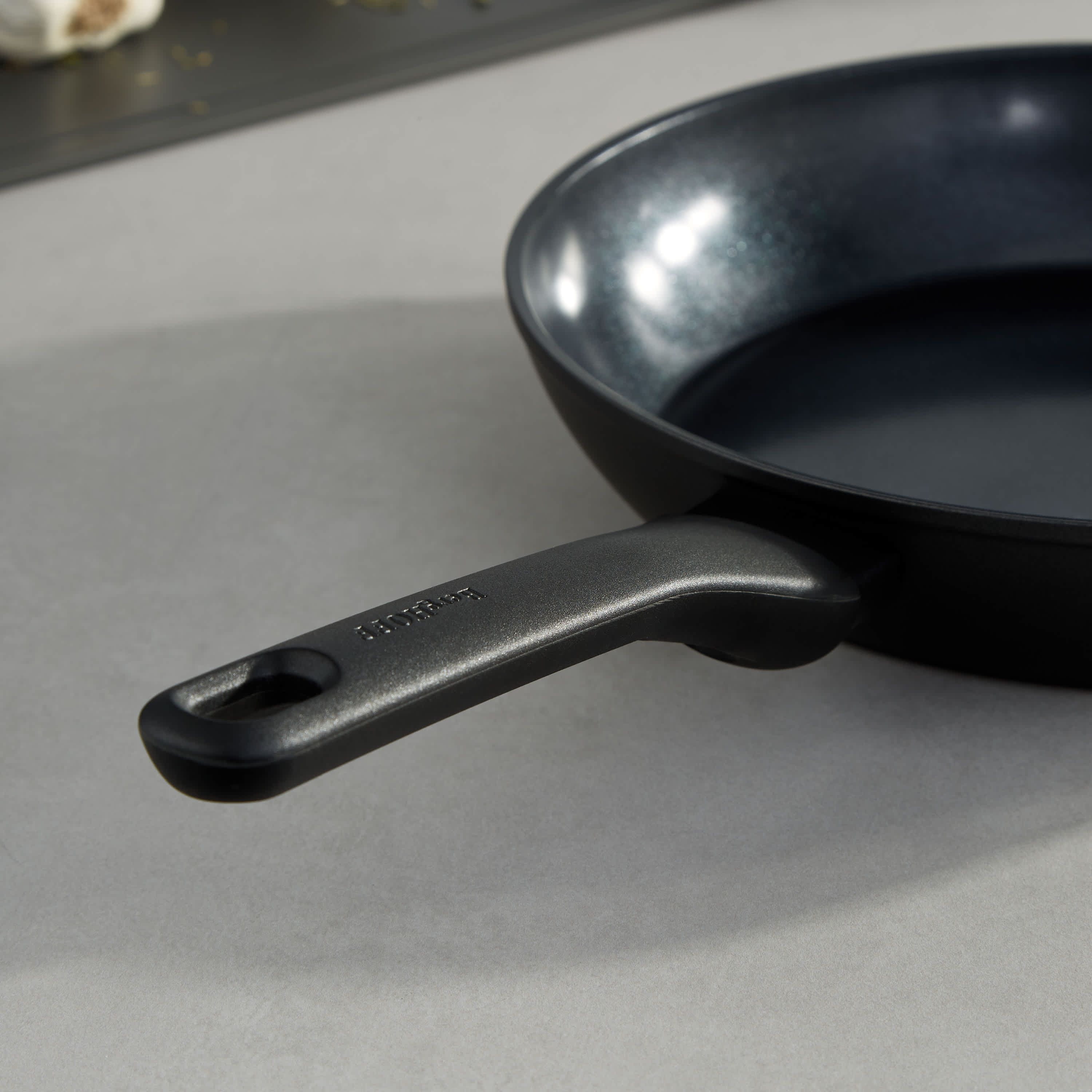 BergHOFF Helix Nonstick Ceramic Frying Pan 11", Recycled Aluminum, Black