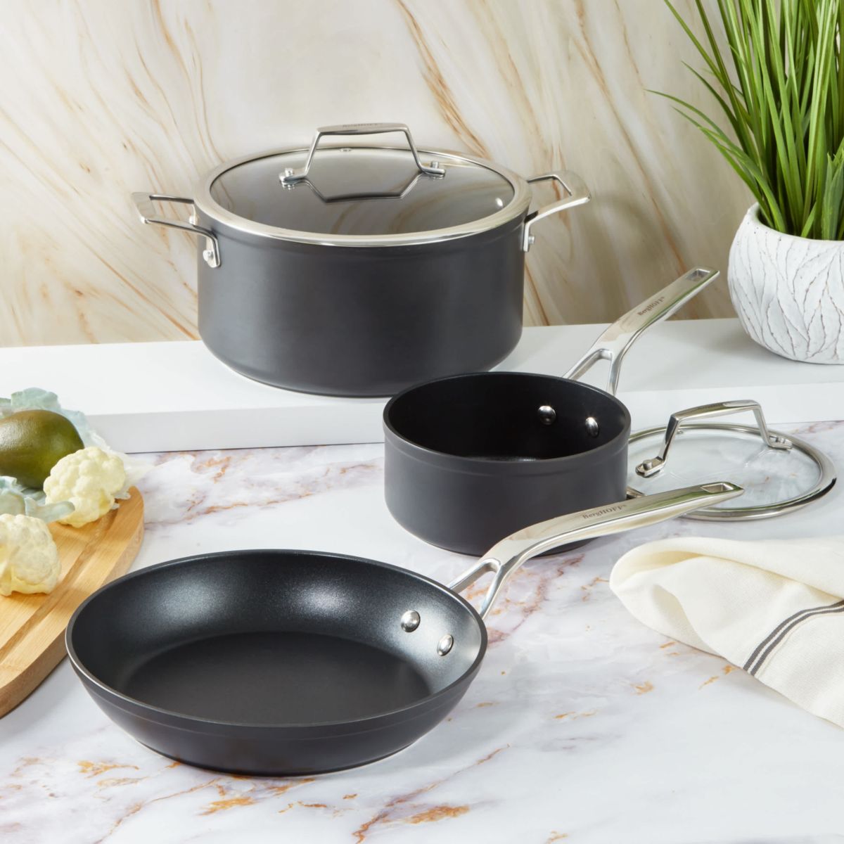 BergHOFF Essentials Nonstick Hard Anodized Fry Pan 10", Black