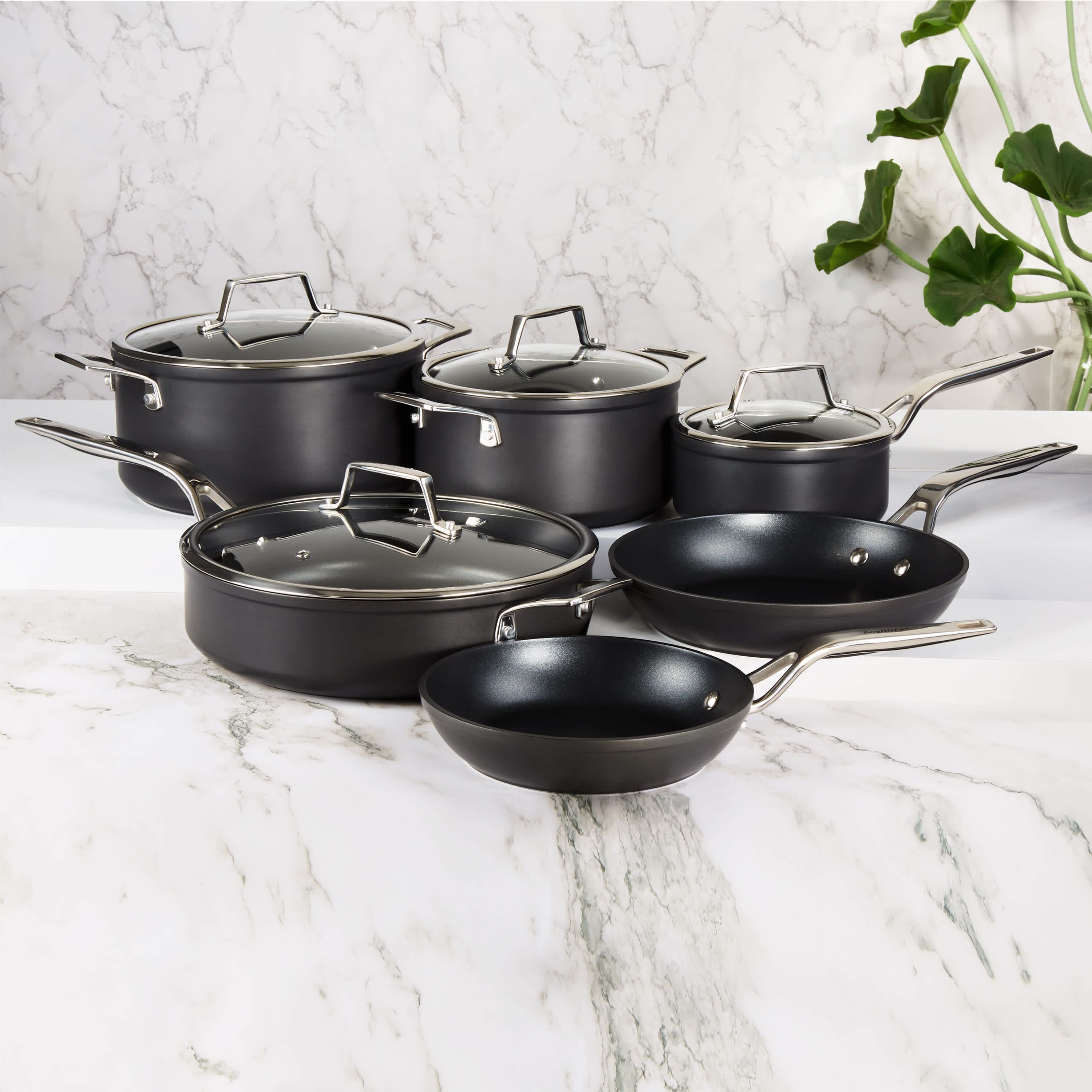 BergHOFF Essentials Nonstick Hard Anodized Fry Pan 10", Black
