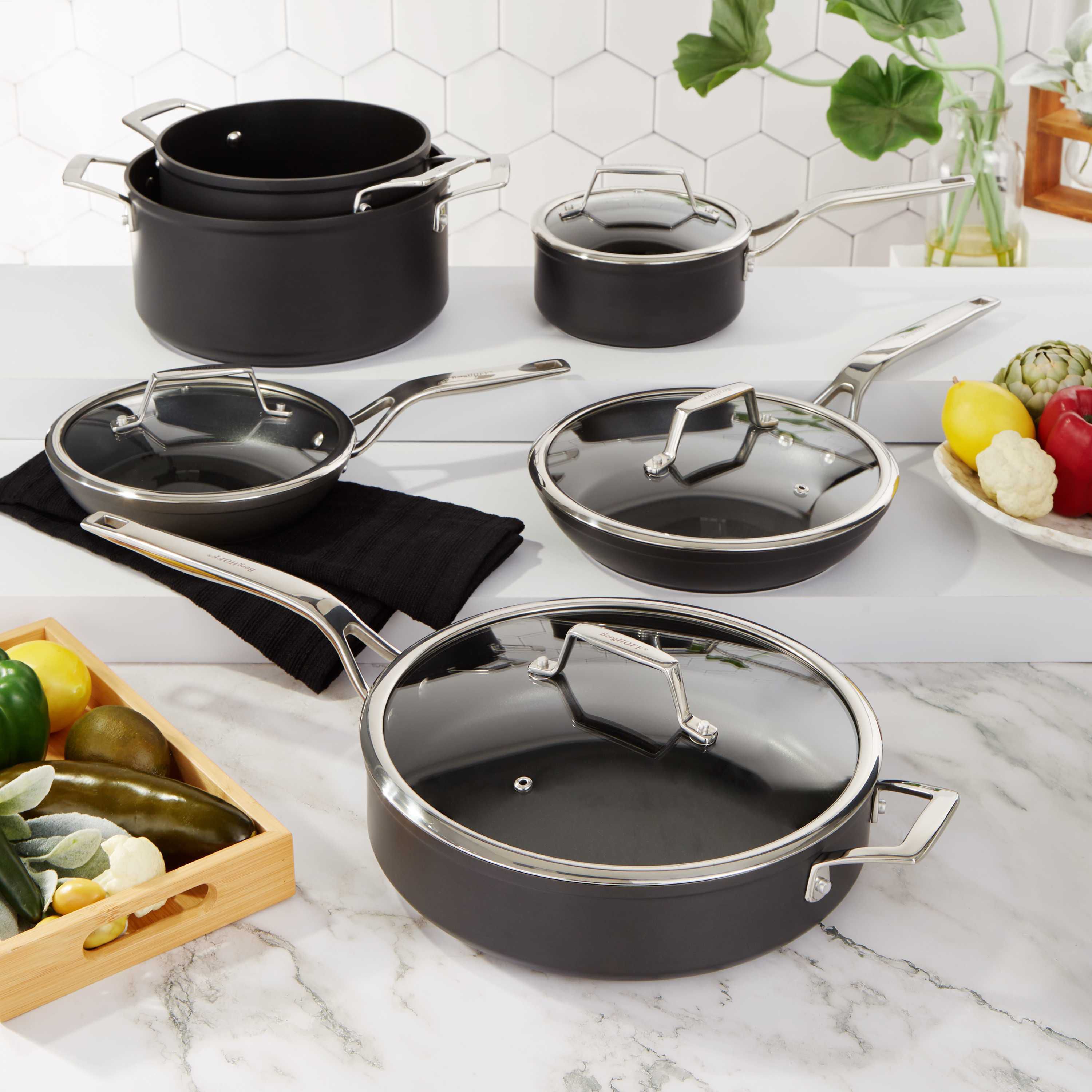 BergHOFF Essentials Nonstick Hard Anodized 11" Deep Skillet 4.3qt. With Glass Lid, Black