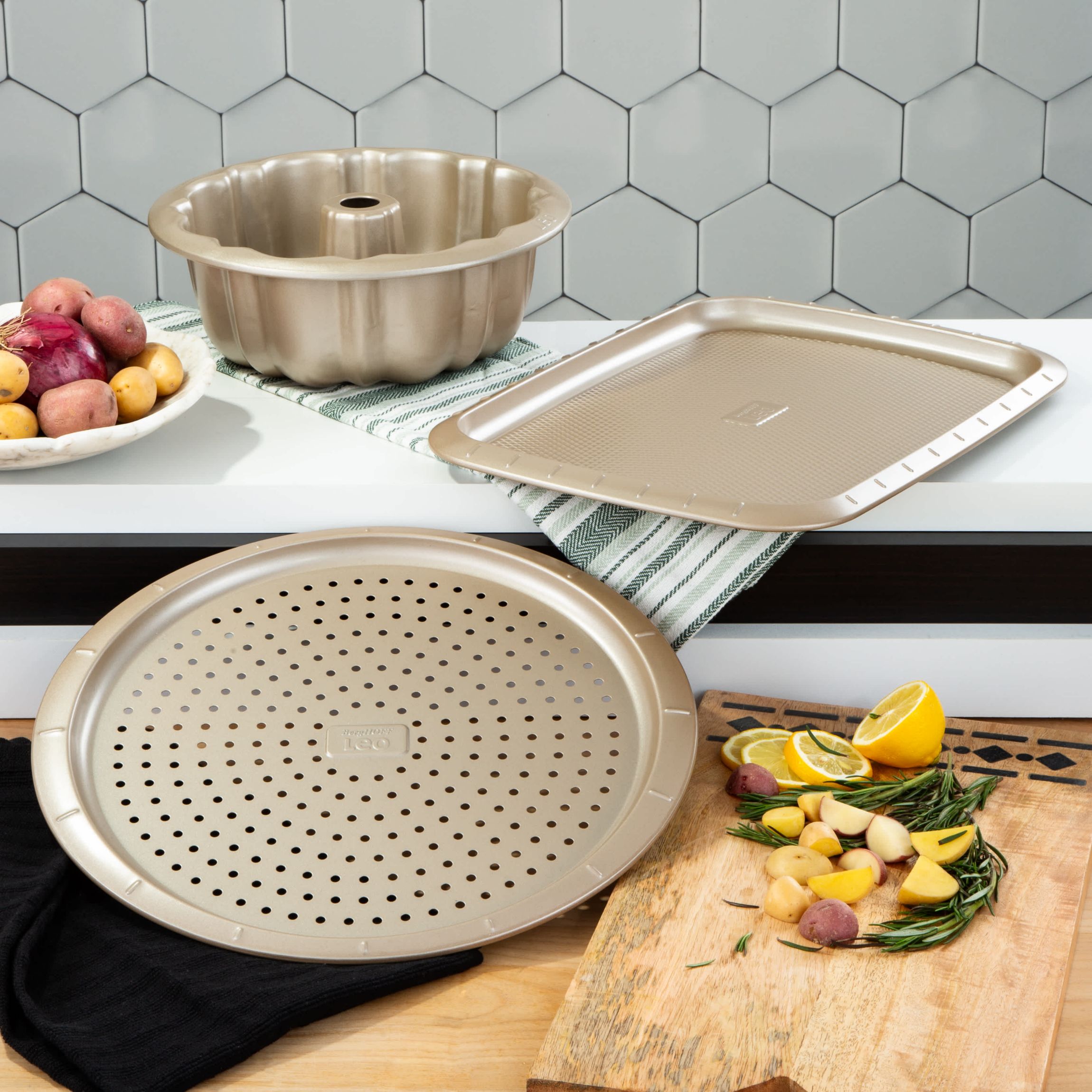 BergHOFF Balance Nonstick Carbon Steel Cookie Sheet 13.25