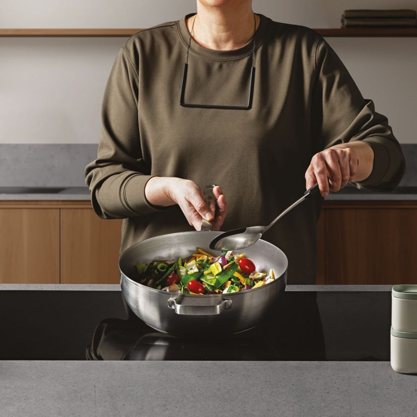 BergHOFF Graphite Recycled 18/10 Stainless Steel Wok Pan 11", 5.2qt. With Glass Lid