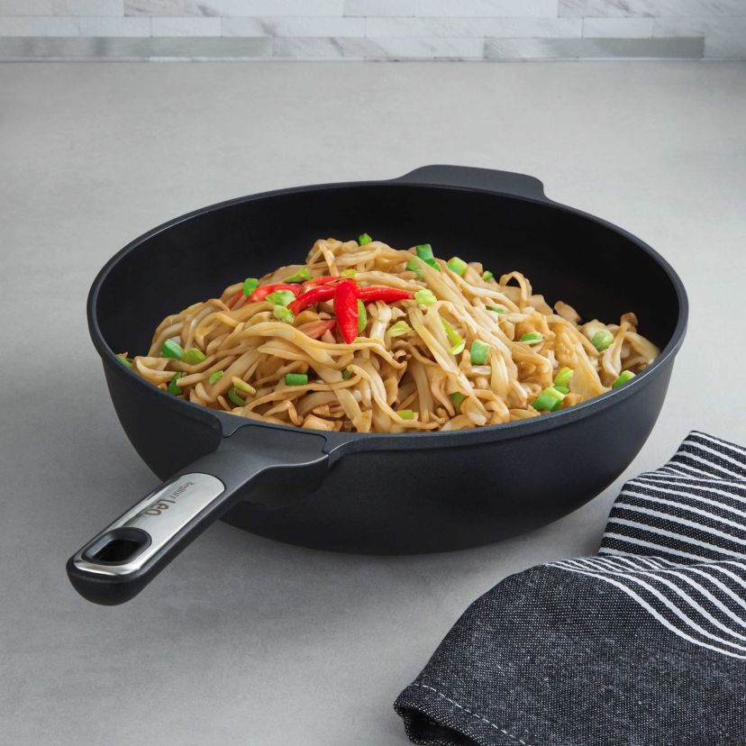 BergHOFF Phantom Nonstick Ceramic Wok Pan 11", 3qt., Recycled Cast Aluminum