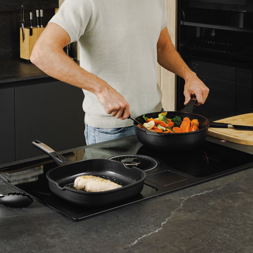 BergHOFF Phantom Nonstick Ceramic Wok Pan 11", 3qt., Recycled Cast Aluminum