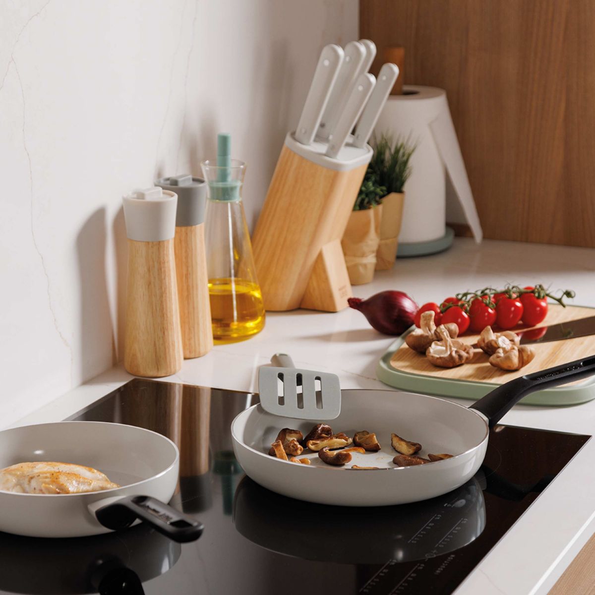 BergHOFF Leo Glints Nonstick Ceramic 5Pc Cookware Set, Recycled Aluminum, Spirit