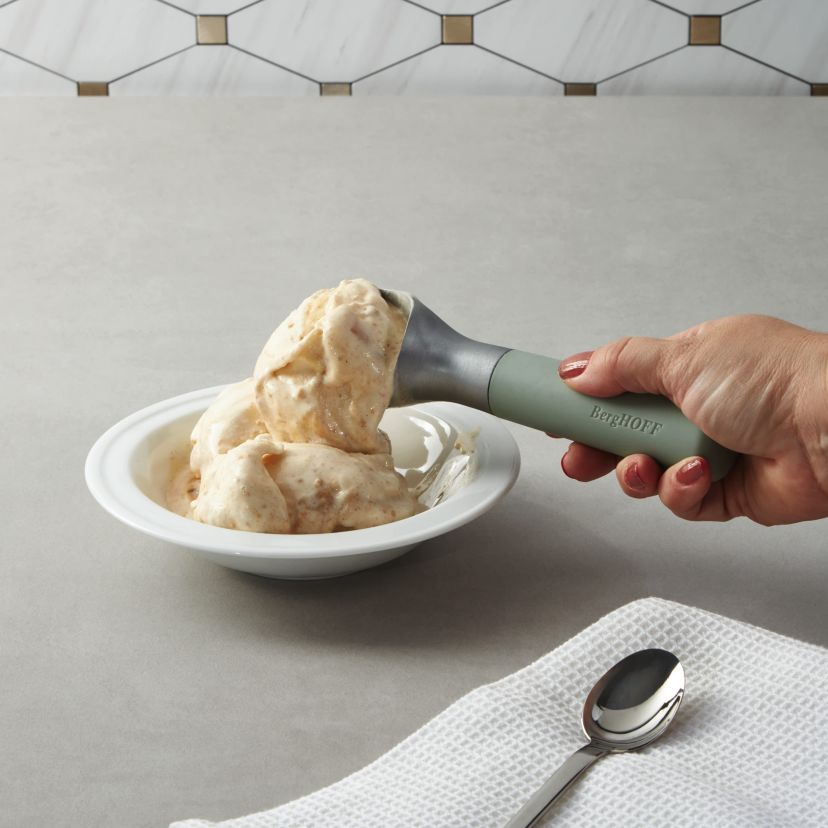 BergHOFF Balance Aluminum 7.25in Ice Cream Scoop, Green
