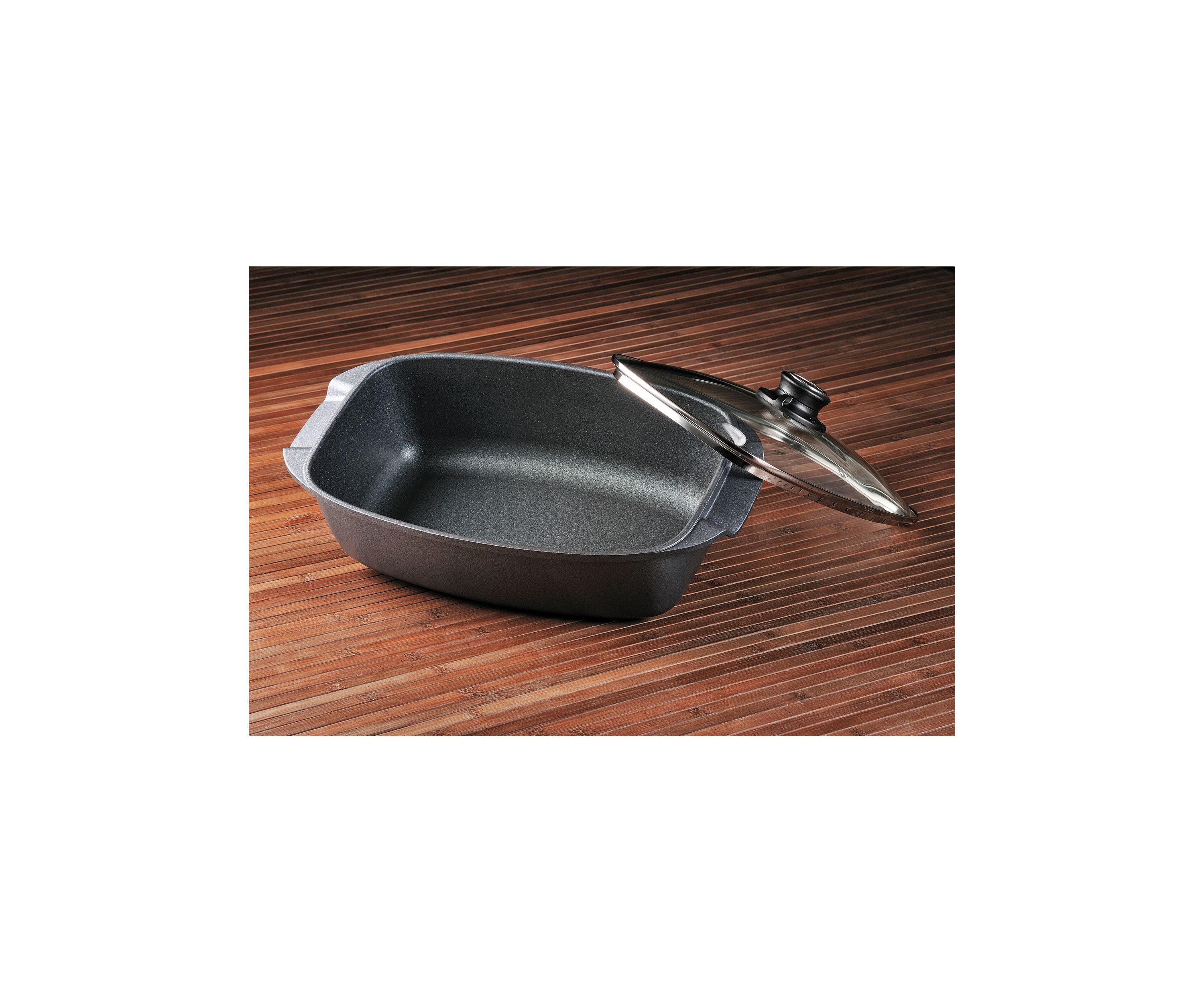 Roaster with Lid - 5.3-qt.