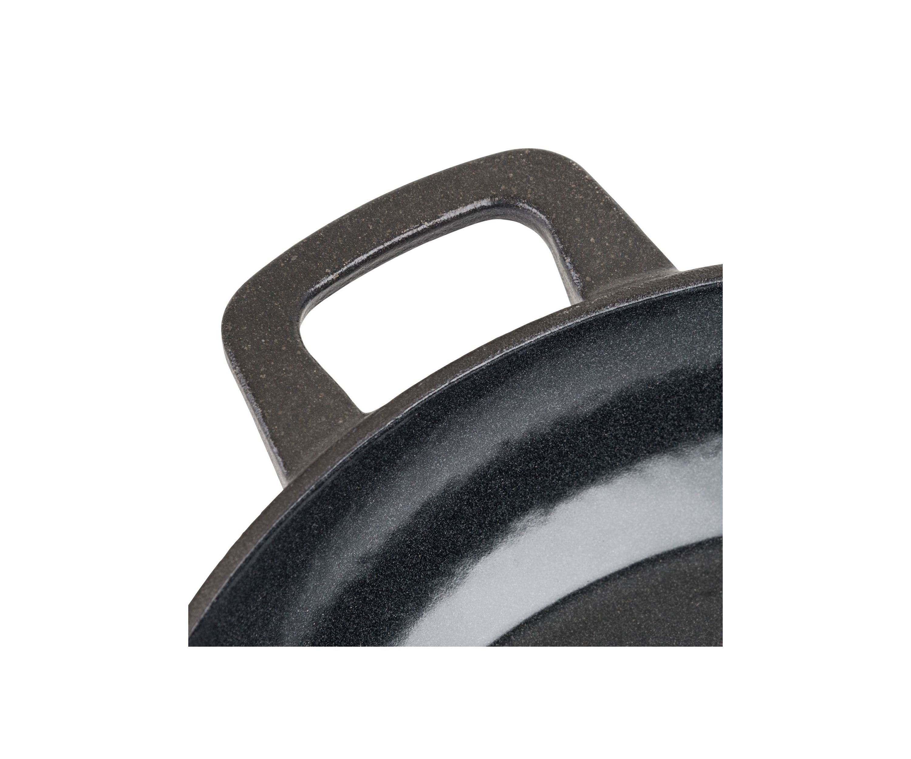Cast Iron 10.5" Chefs Pan with Spouts