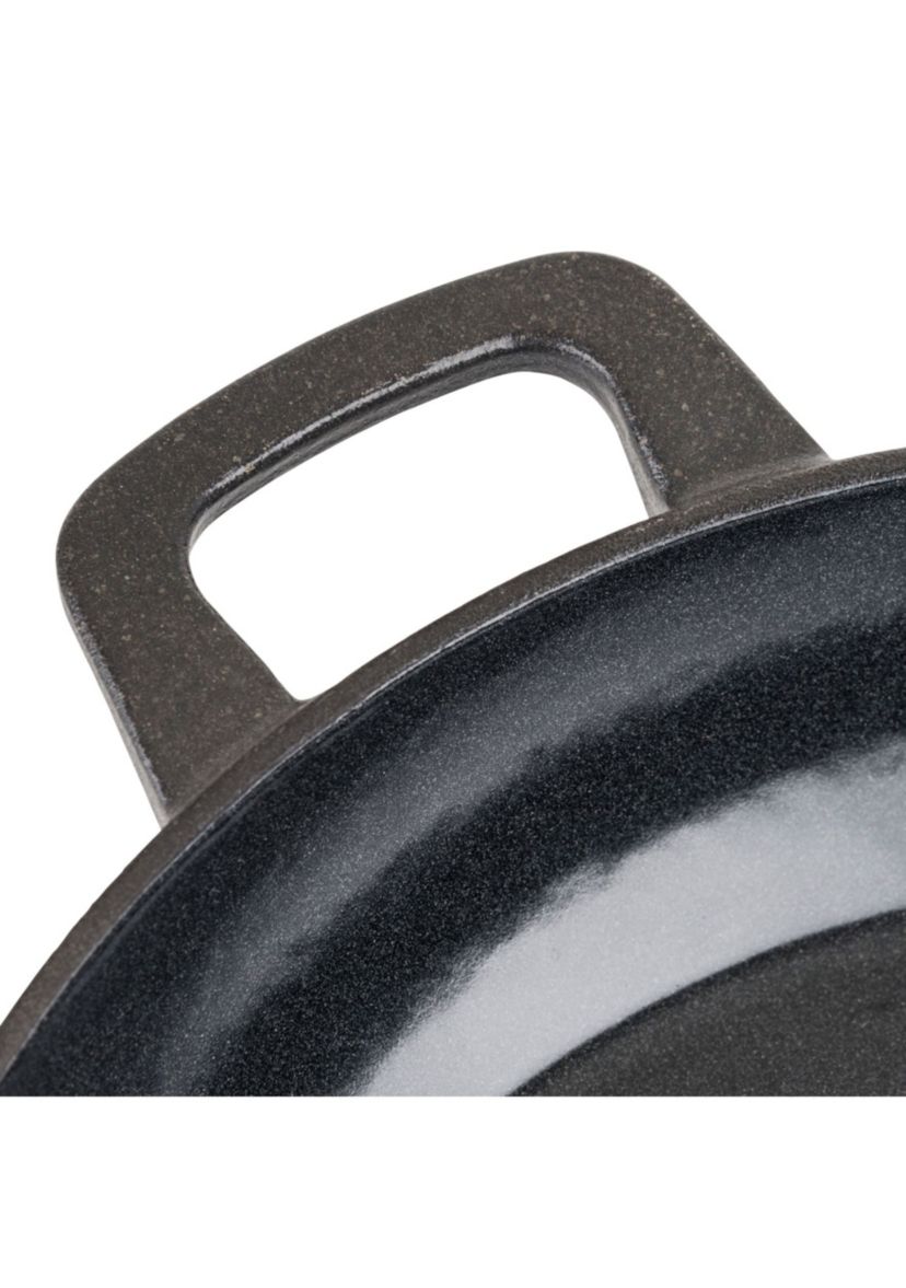Cast Iron 10.5" Chefs Pan with Spouts