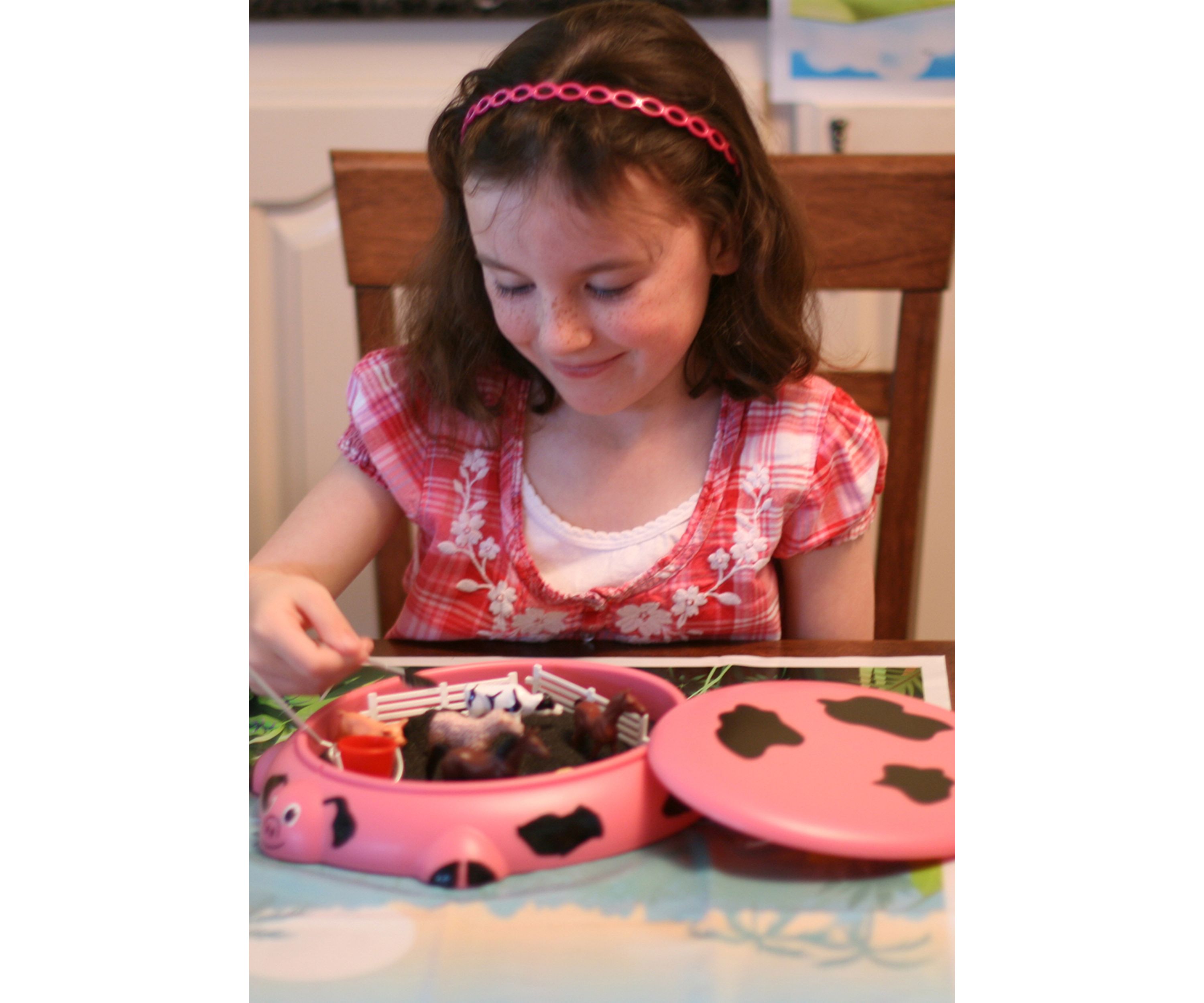 Piggy Farm Sandbox Critters Play Set