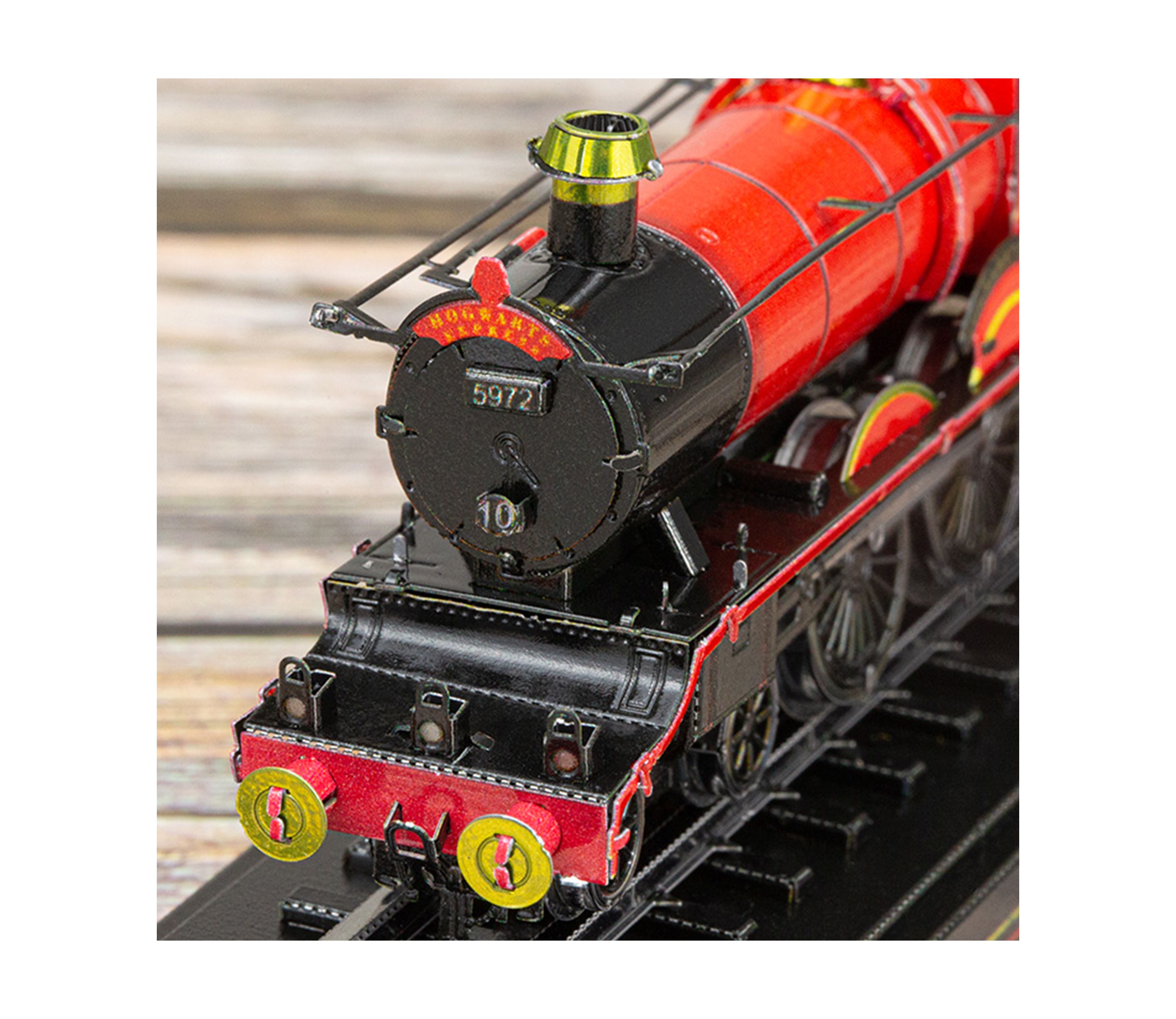 Metal Earth 3D Metal Model Kit - Harry Potter Hogwarts Express with Track