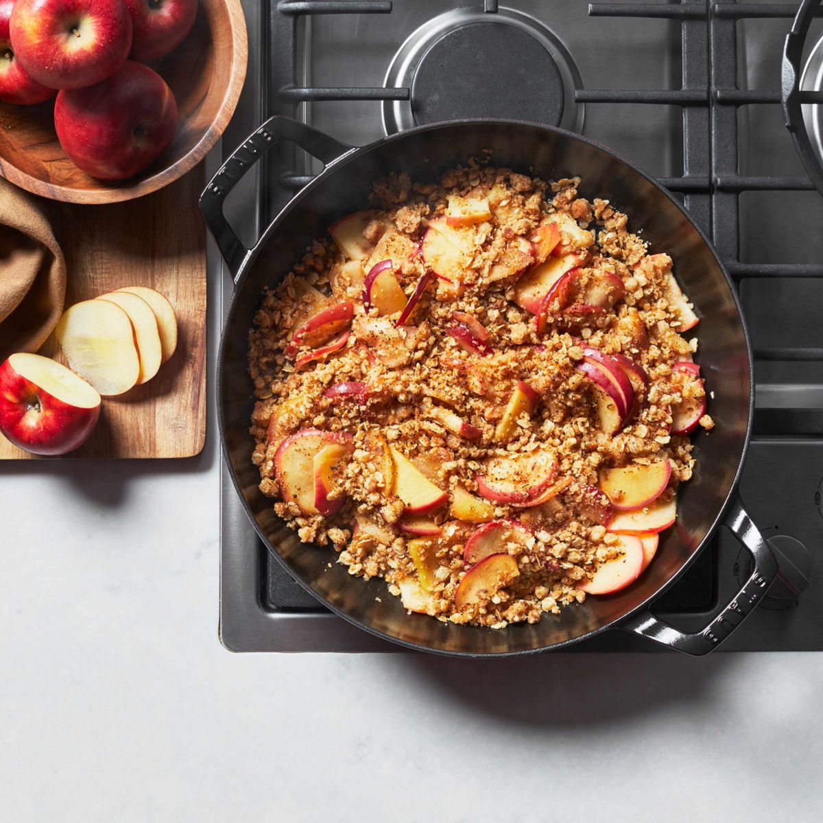 3.5qt Cast Iron Braiser w/ Glass Lid Grenadine