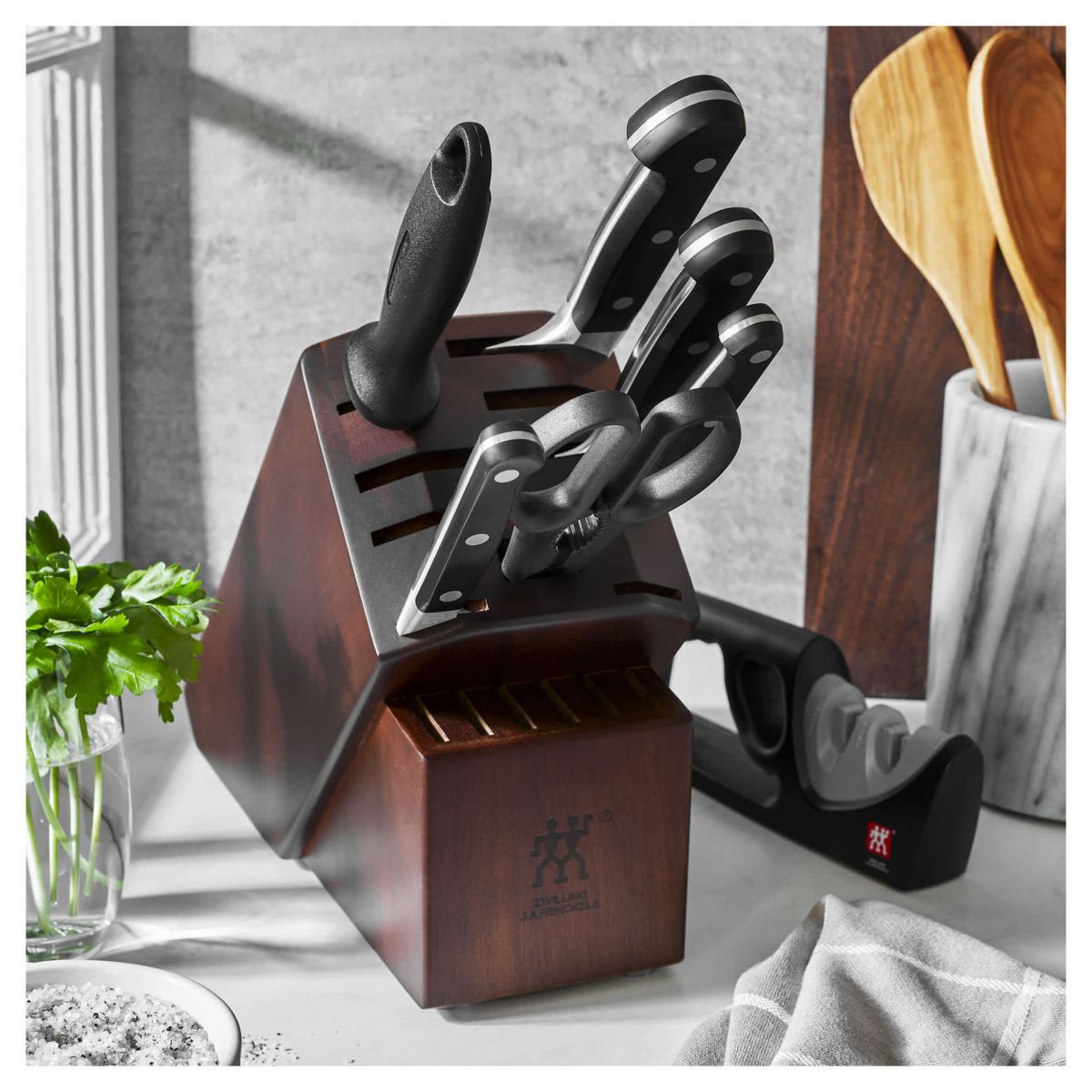 Pro 7pc Knife Block Set w/ Bonus Sharpener