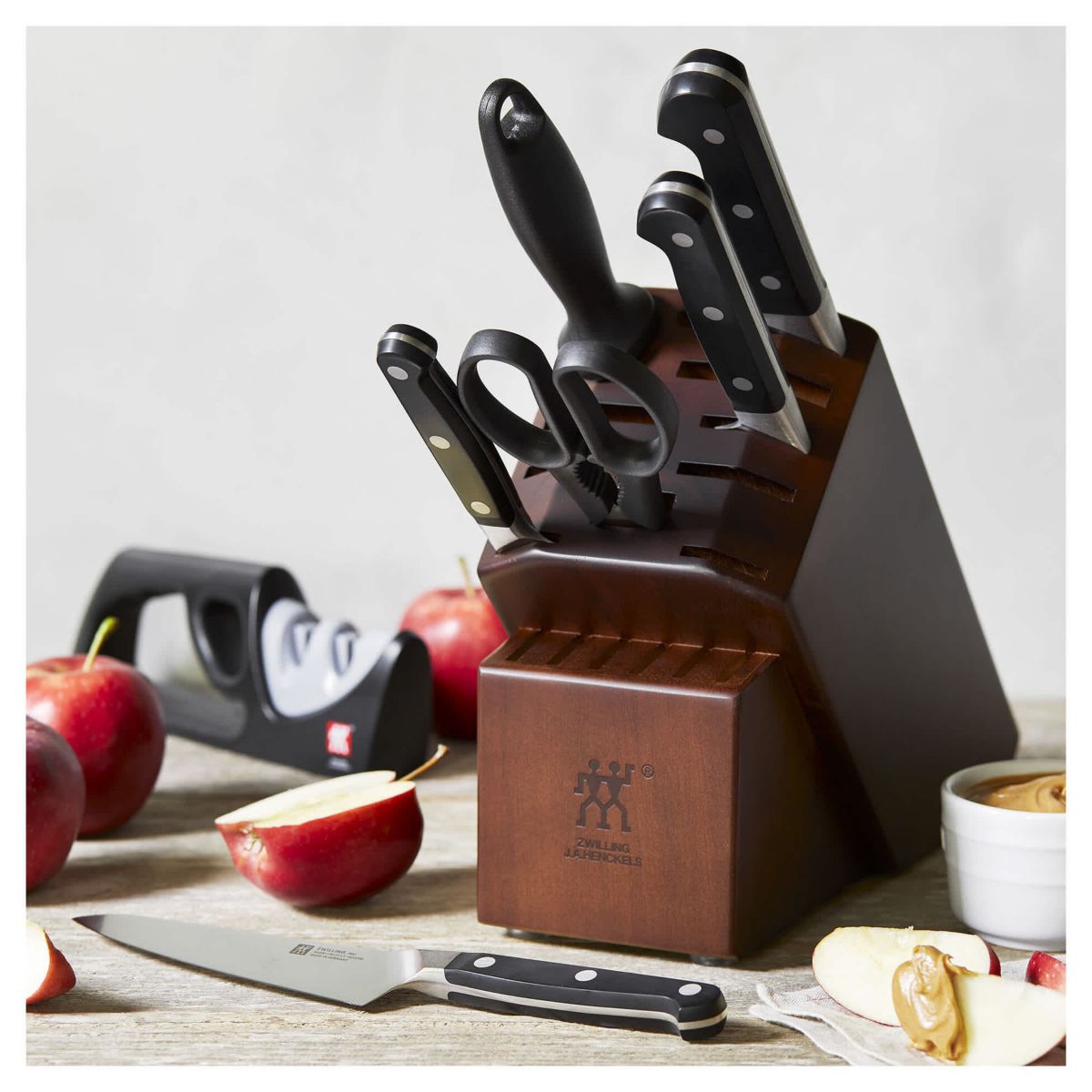 Pro 7pc Knife Block Set w/ Bonus Sharpener