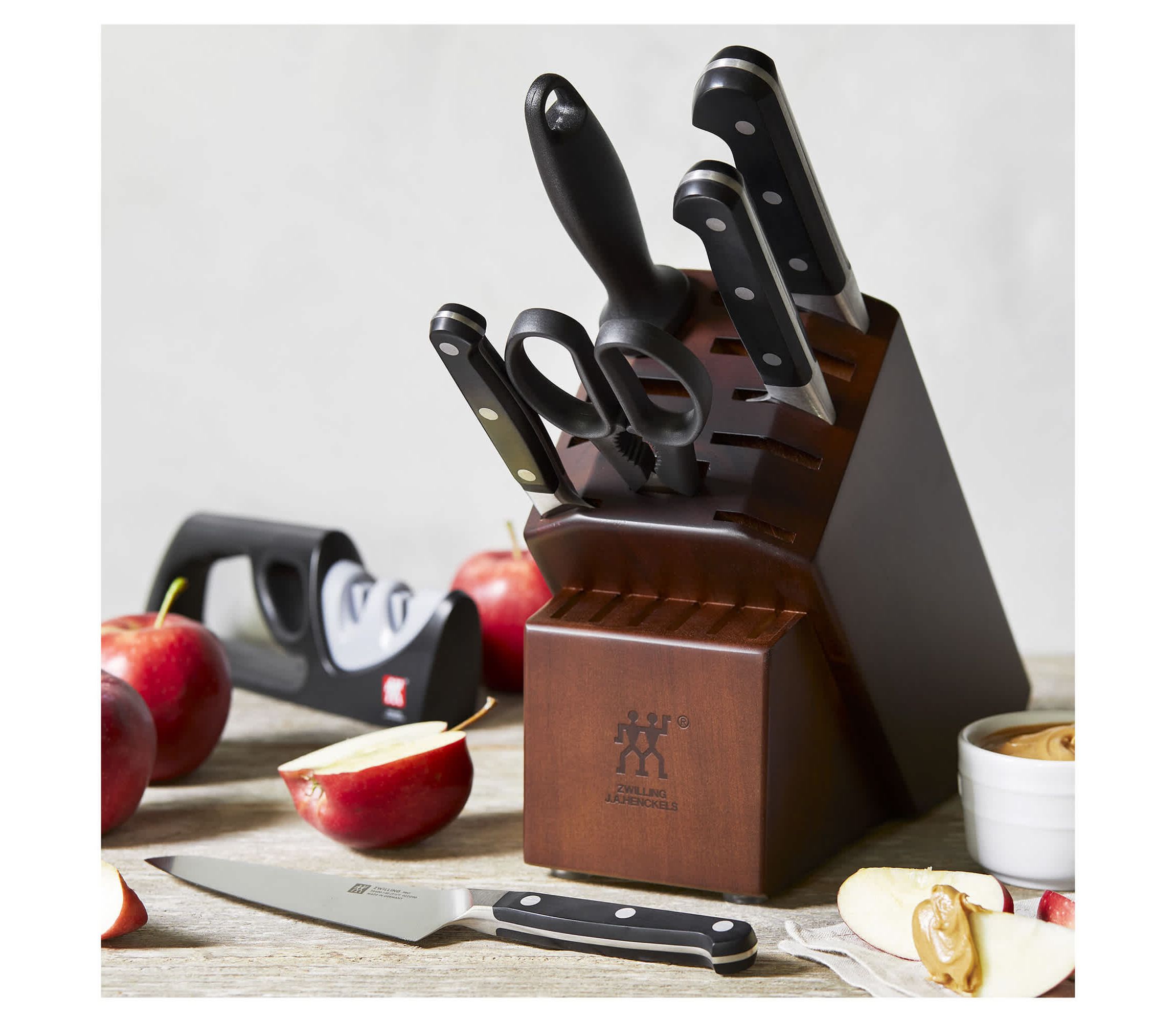 Pro 7pc Knife Block Set w/ Bonus Sharpener