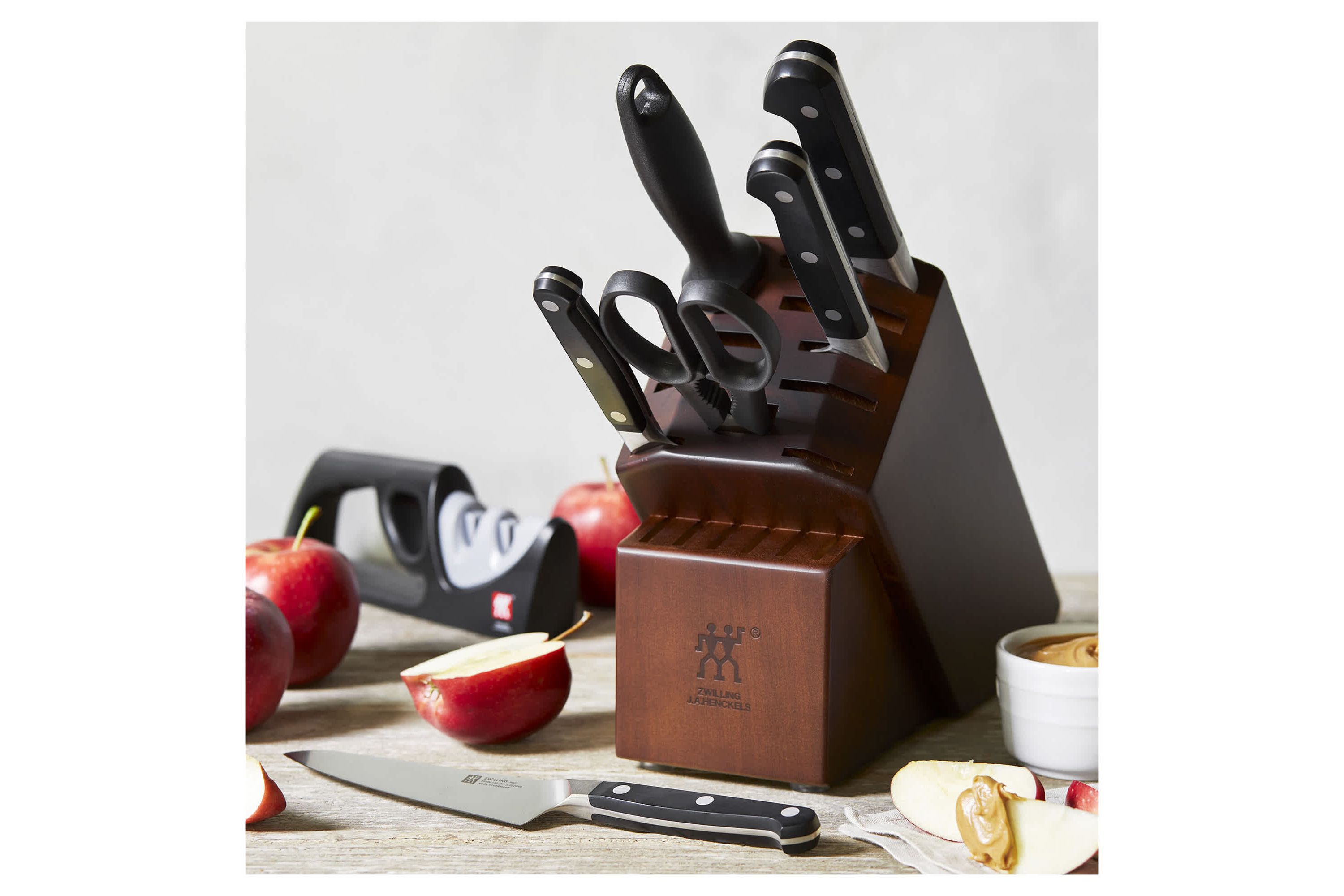 Pro 7pc Knife Block Set w/ Bonus Sharpener